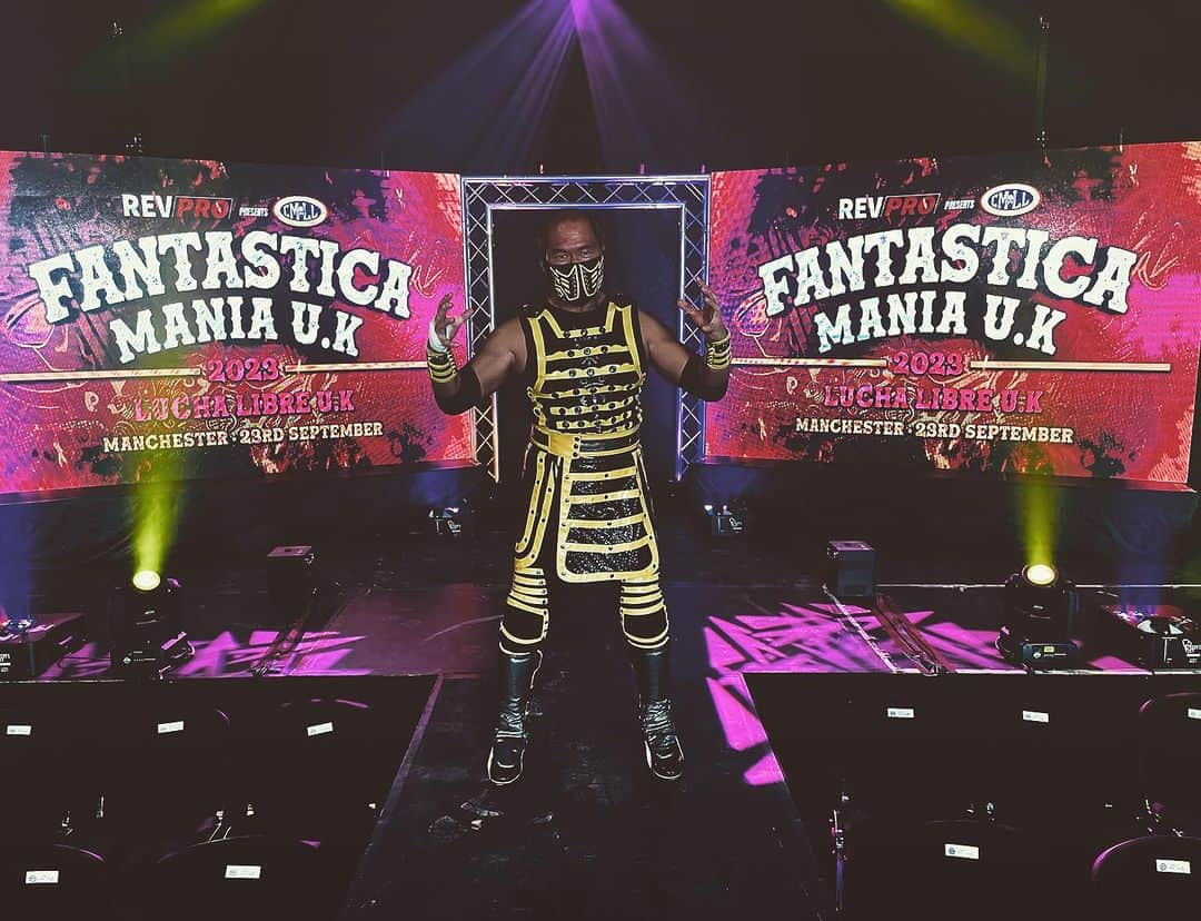 奥村茂雄のインスタグラム：「¡Gracias a toda la afición que asistió a las funciones de Fantastica Mania UK 2023 en Manchester!  Nos veremos próximamente en la gira de @revprouk Presents @cmll_mx Fantastica Mania UK 2024 🙏 🇬🇧 - 2大会とも満員の盛況となったイギリス初開催のファンタスティカマニアUK 2023のマンチェスター大会が終了した。RevProとCMLLの今後の選手交流にご注目下さい！ - - #revpro #cmll #fantasticamania2023 #manchester #uk #okumura #tifondeosaka」