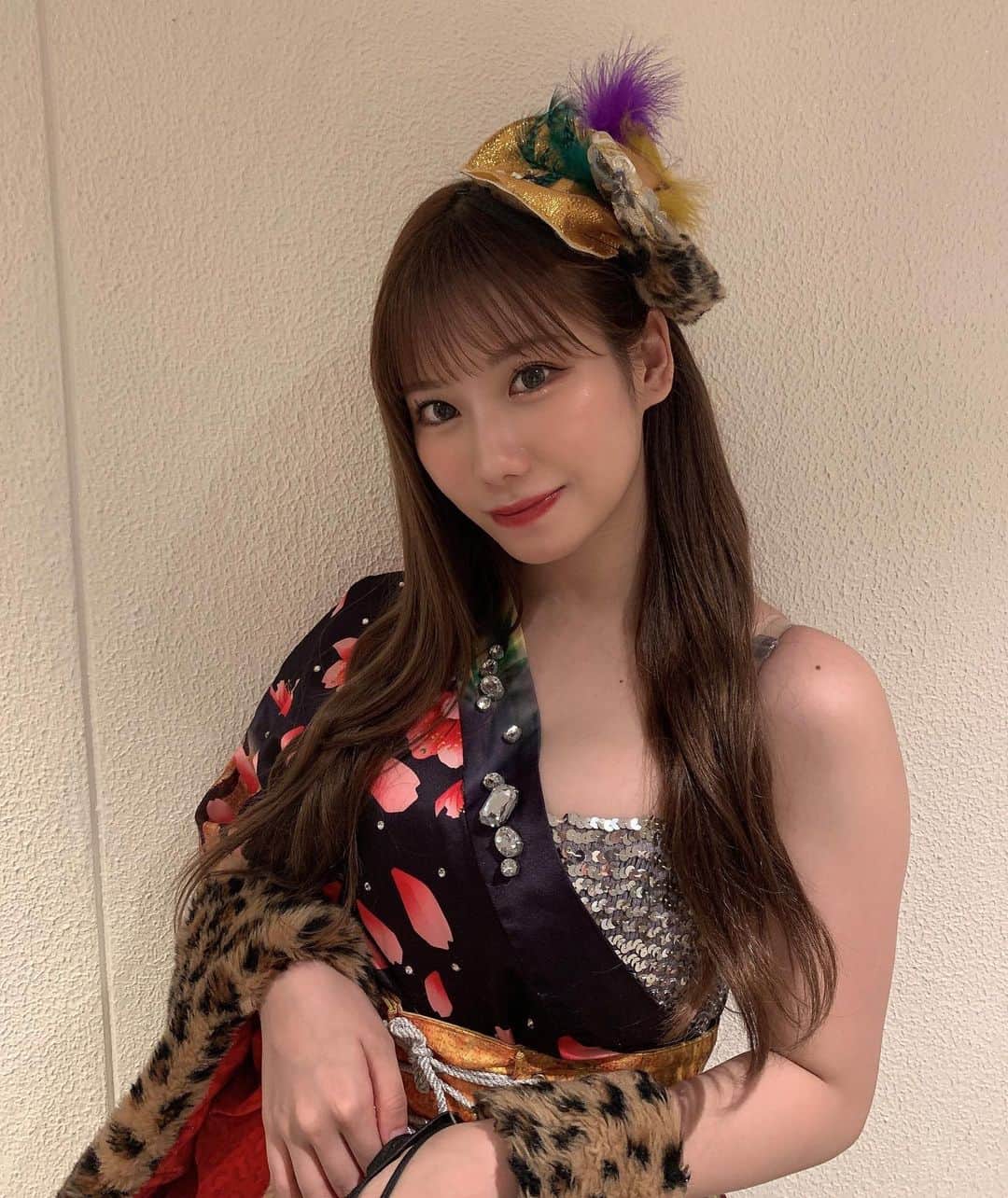 石田優美のインスタグラム：「NMB48の中で1番大好きな衣装🐆💕  #nmb48 #13周年  #コンサート #live  #HA ! #衣装 #アイドル」