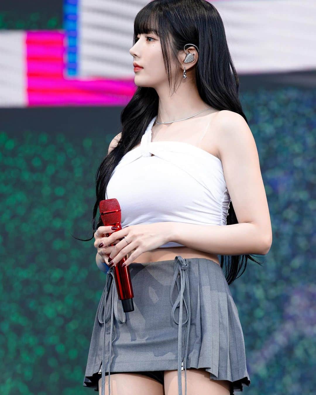 クォン・ウンビのインスタグラム：「#KWONEUNBI at Isegye Festival | 230923  cr. gracequeen_rubi #EUNBI #권은비  #ウンビ #權恩妃」
