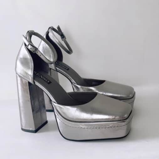 のインスタグラム：「RENEE in Steel Chrome 🩶」