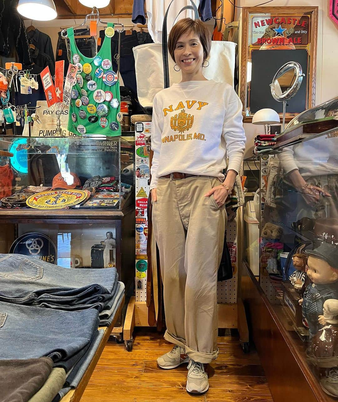 今村涼子のインスタグラム：「#古着コーデ#古着屋巡り #古着スウェット #vintagesweat #ビンテージスウェット #newbalance1400 #大人古着#大人古着女子」