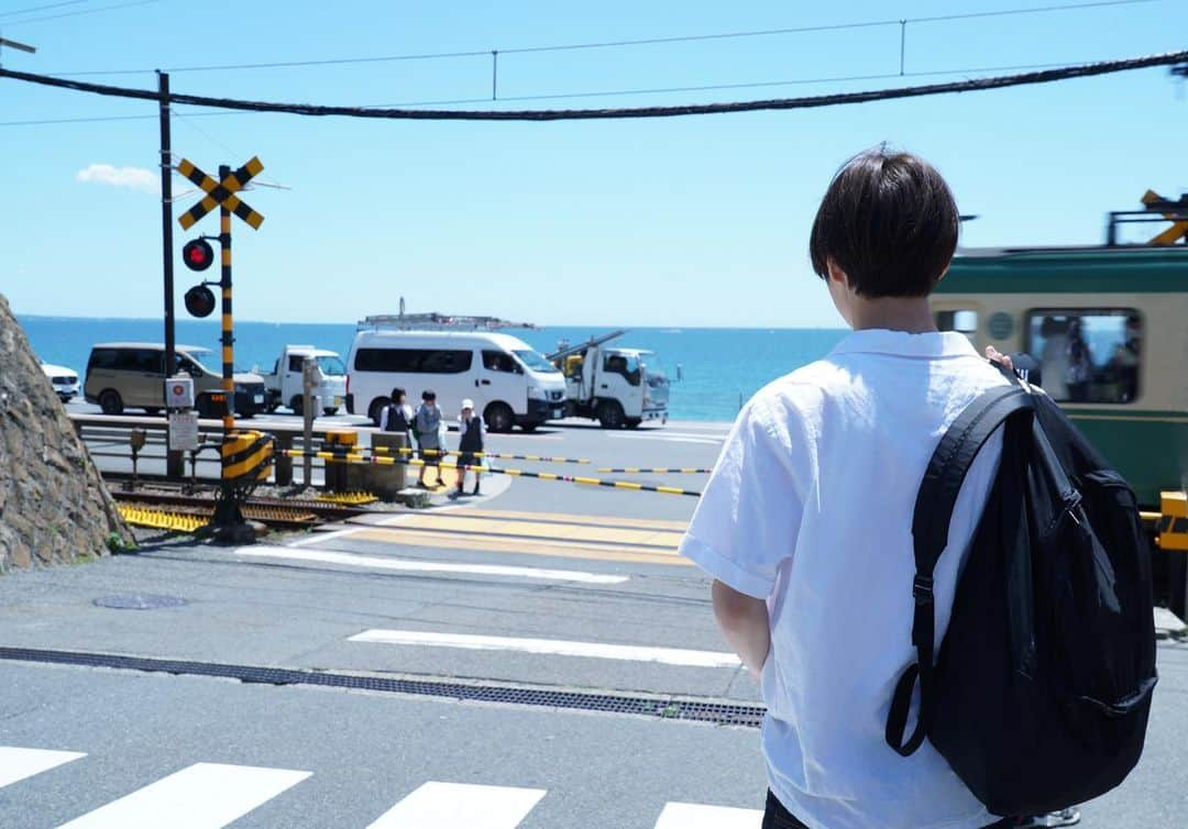 塩澤英真さんのインスタグラム写真 - (塩澤英真Instagram)「SLAM DUNK🏀.  Photo: @keita_0215   #SLAMDUNK #SHONAN #JAPAN #湘南 #湘北  #鎌倉 #青春 #桜木花道 #流川楓 #スラムダンク #スラムダンク踏切 #海 #2023 #SUMMER #MEMORIES #SEA #SKY #BLUE #NATURE #NATURELOVERS #PEACEFUL #photography #snap #camera #explorepage #塩澤英真 #HIDEMASASHIOZAWA」9月24日 22時02分 - hidemasa_shiozawa