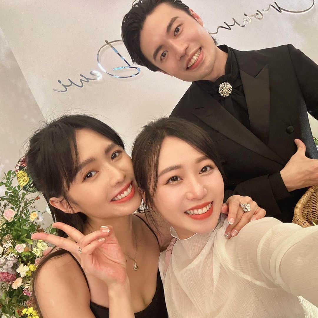 鄭茵聲のインスタグラム：「今天分享了你們的喜悅 幸福笑容看了超感動 雖然你好像真的緊張 但⋯依然超級美🌹 #已婚陶敏敏」