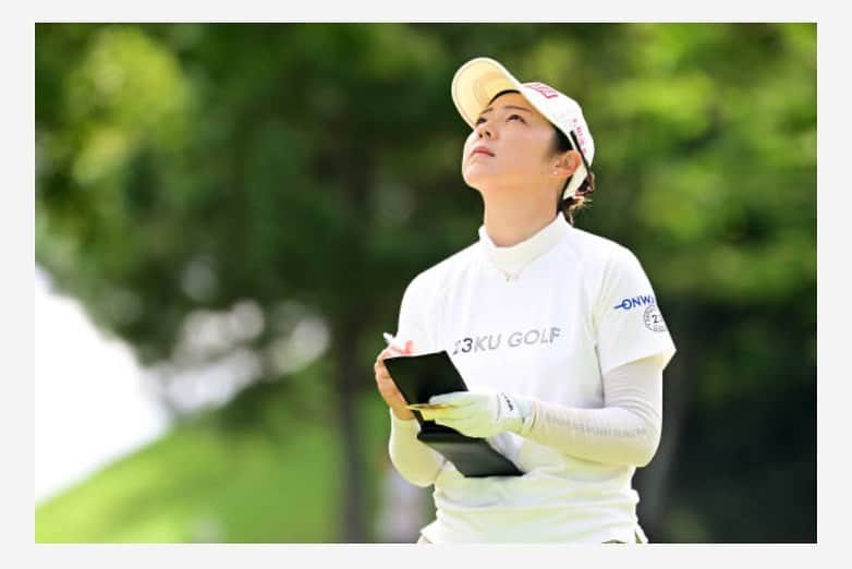 辻梨恵のインスタグラム：「ミヤギテレビ杯ダンロップ女子オープンゴルフトーナメント⛳️ 今週もたくさんのご声援をありがとうございました❗️ . 最後のリランキングは47位でした。 この後のレギュラーツアーへの出場は厳しい順位ですが、ステップアップツアーにも出ながらQTに向けてしっかり調整していきたいと思います。 . 次は明後日から始まるステップアップツアー、SkyレディースABC杯に出場します🏌️‍♀️ 良い調整をして、また頑張ります‼️」