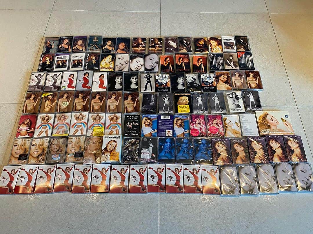 クォン・スンイルさんのインスタグラム写真 - (クォン・スンイルInstagram)「97년도부터 모아온 @mariahcarey 카세트  #MariahCarey #Cassette ##cassettetapes# #MusicBox30 #Mariahcarey #90s」9月24日 22時42分 - urbankwon