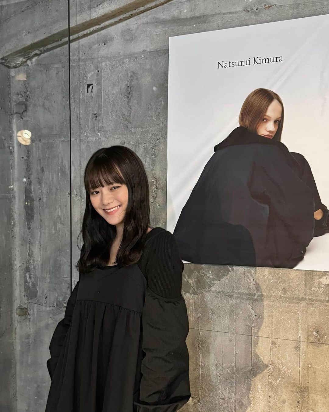 木村なつみのインスタグラム：「一日目ありがとうございました🫶🏿 試着室出た瞬間のみんなの笑顔がとっても嬉しくて、ほっとしました。  @manpuku_no_kimura のお客様ショットがとっても可愛いのでぜひ参考にしてください❤️‍🔥  明日もお待ちしております  online 9/24〜28  23:59 exhibition 9/24  11:00~21:00 25  11:00~20:00 📍river side gallery Nakameguro  (投稿し直しちゃってさっきコメントしてくれた子ごめんなさい😣)」