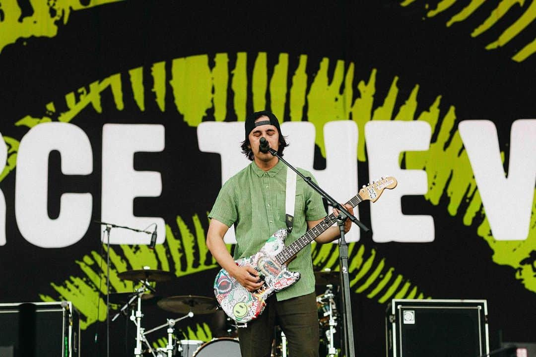 ヴィック・フエンテスのインスタグラム：「Louisville it was an honor sharing this moment with you. Thank you @louderthanlifefest 💛  📸 @v.trvn」