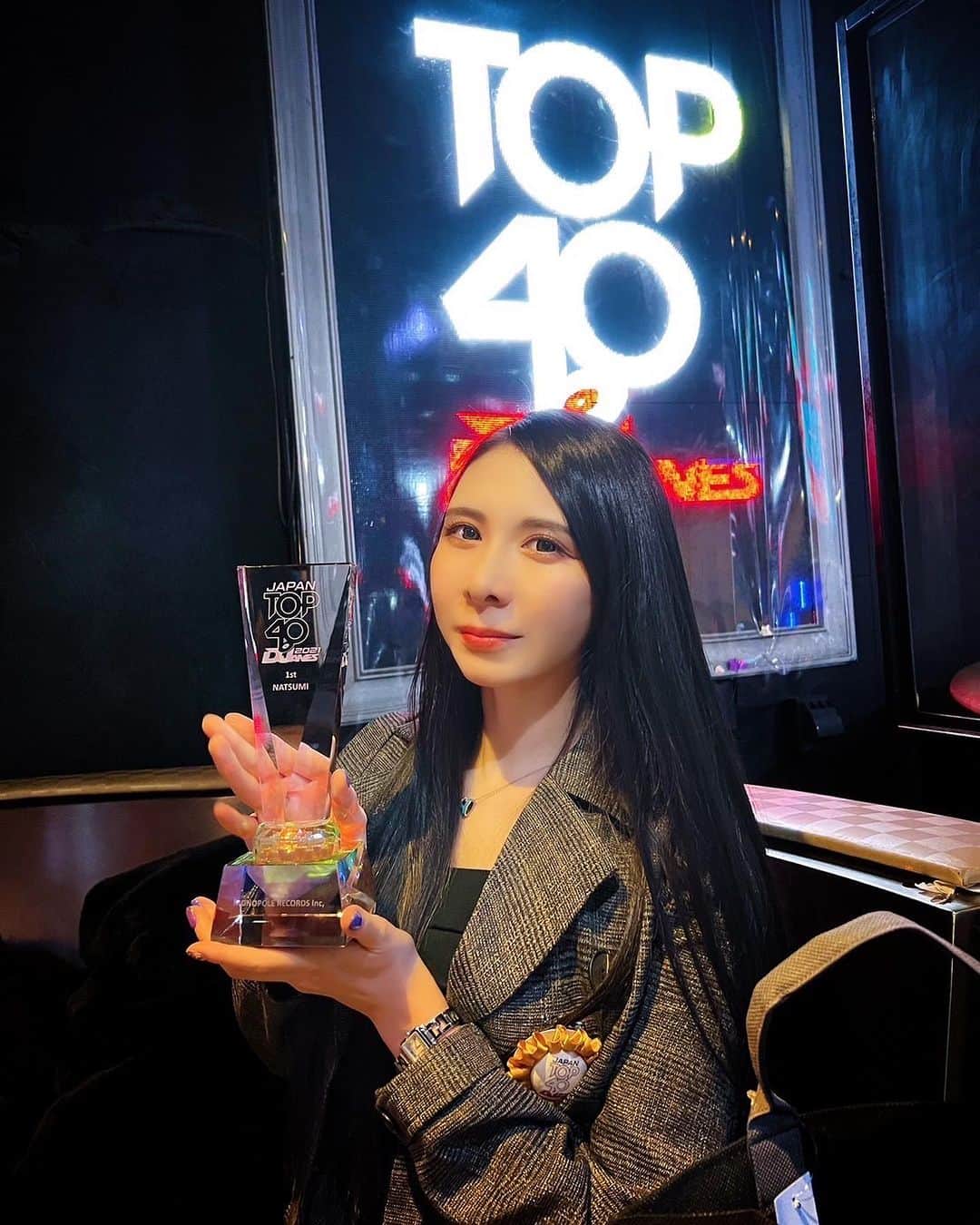 DJ NATSUMIのインスタグラム：「🎧DJanemag ASIA TOP 50🎧 The voting period has ended! I'm so happy to get reports that so many people voted for me.🥰 I appreciate it very much!🙏🏻  To be honest, I was not sure if I would participate in this year's ranking. After holding the No.1 position in Japan for three years, the anxiety and pressure of whether I can meet everyone's expectations made me feel like my heart is breaking every year at this time.  Of course I know that rankings are not everything and as one of my fans told me. "No matter what the ranking of NATSUMI is, you are the best in my mind and I will continue to support you." I almost cried and my heart was saved.  So, I did not give up trying. And since I don't have a strong connections, such as a support team, I have to keep trying dozens of times harder than some others. I knew that if I ran away because I was afraid of the outcome, nothing would come of it.  If I get any result, I will accept it and work even harder in the future, and I will keep challenging myself for the sake of my fans and junior DJs who believe in me. I will do my best for those who support me! So please continue to watch my life of activities!🦄  @djanemagasia @djanemagtour  @discoverfeednetwork @djanemag #DJaneMagAsia #DiscoverFeed #Top50Djanes #AsianDJTalent  .」