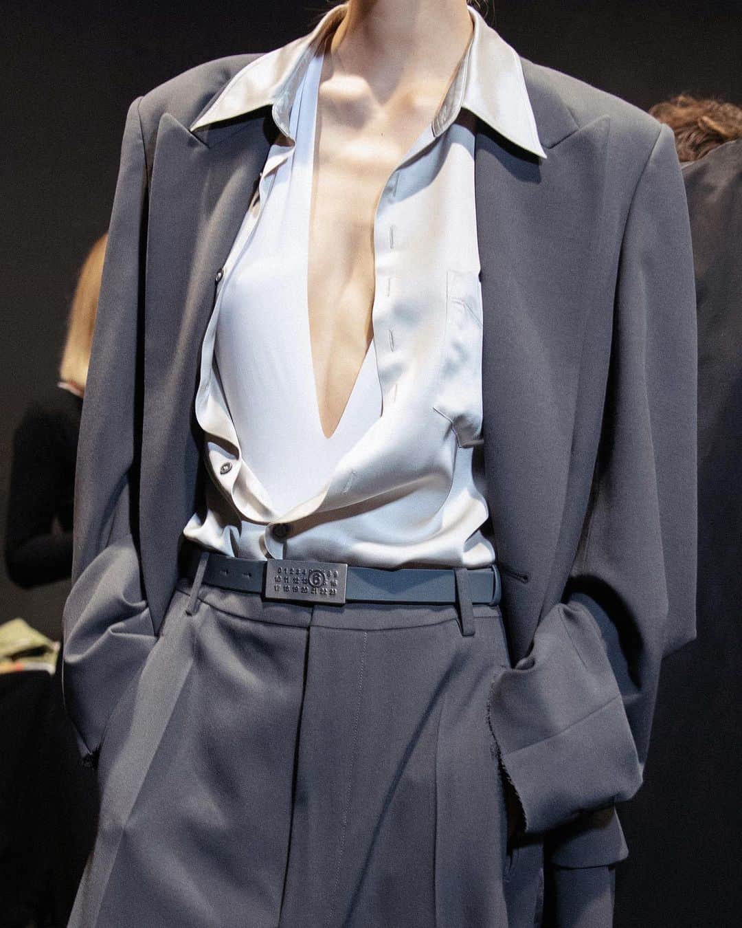 のインスタグラム：「Backstage #MM6 Maison Margiela Spring-Summer 2024」