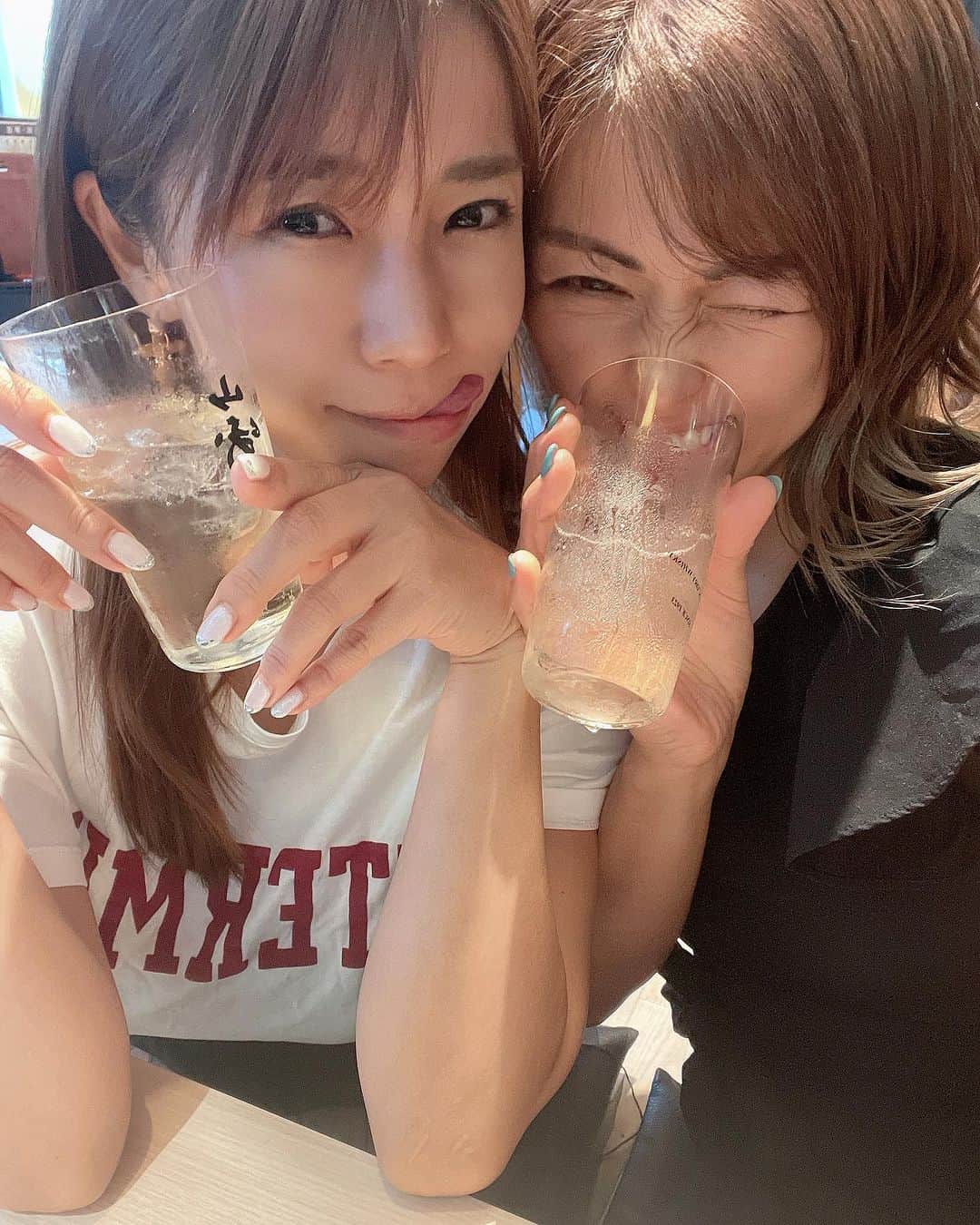 あおい夏海さんのインスタグラム写真 - (あおい夏海Instagram)「ななち、出会ってもう14年くらい？ デビューしてすぐユニットで出会って、これまでずっとずっと仲良くしてくれてありがとう💓💓💓 こうして今も腹割って色んな話ができて、 飲んだくれてくれてありがとう💕💕💕 これからもよろしくお願いします💓💓   #Love」9月24日 23時12分 - natsumi.aoi