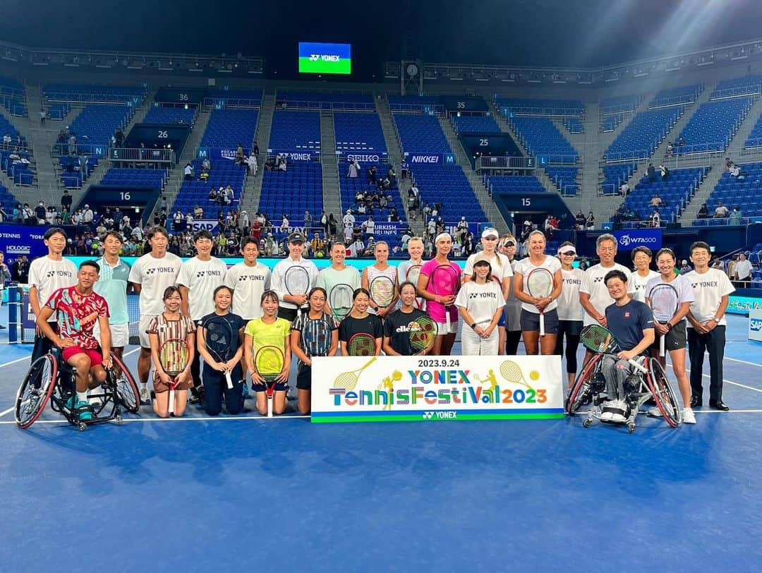 国枝慎吾さんのインスタグラム写真 - (国枝慎吾Instagram)「YONEX TENNIS FESTIVAL @torayppo  Enjoyed playing with super legends!!! なんと伊達さんとの初ペア💪スーパーレジェンド、ナブラチロワさん🥺現♿️No.1の小田選手とのダブルスは、久しぶりに燃えました😘 何より観客の皆様の雰囲気も最高でした。有難うございました。 このような機会を頂きましてヨネックスに感謝です。 使用ラケットはEZONE98👍  YouTubeでエキシビジョンマッチ視聴できます🙌↓↓ https://youtu.be/GsX6IJvOg98?si=qvby2UZIPx4T7Ilx  #yonex #ヨネックス #東レパンパシフィックオープン」9月24日 23時14分 - shingokunieda