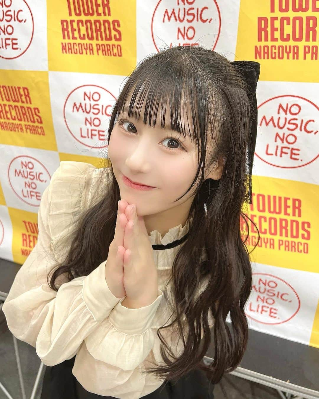 山崎玲奈さんのインスタグラム写真 - (山崎玲奈Instagram)「リリイベありがとう~🐈‍⬛💭  秋服着ちゃった🍁 涼しくなってほしいね〜！  ・  #リリイベ#タワレコ#ターレコード#アイドル#ハーフアップアレンジ#ハーフアップ#フレンチガーリー#アニメ好き#アニメオタク#黒髪ロング#ZARA#zaraコーデ」9月24日 23時15分 - yamazaki_reina