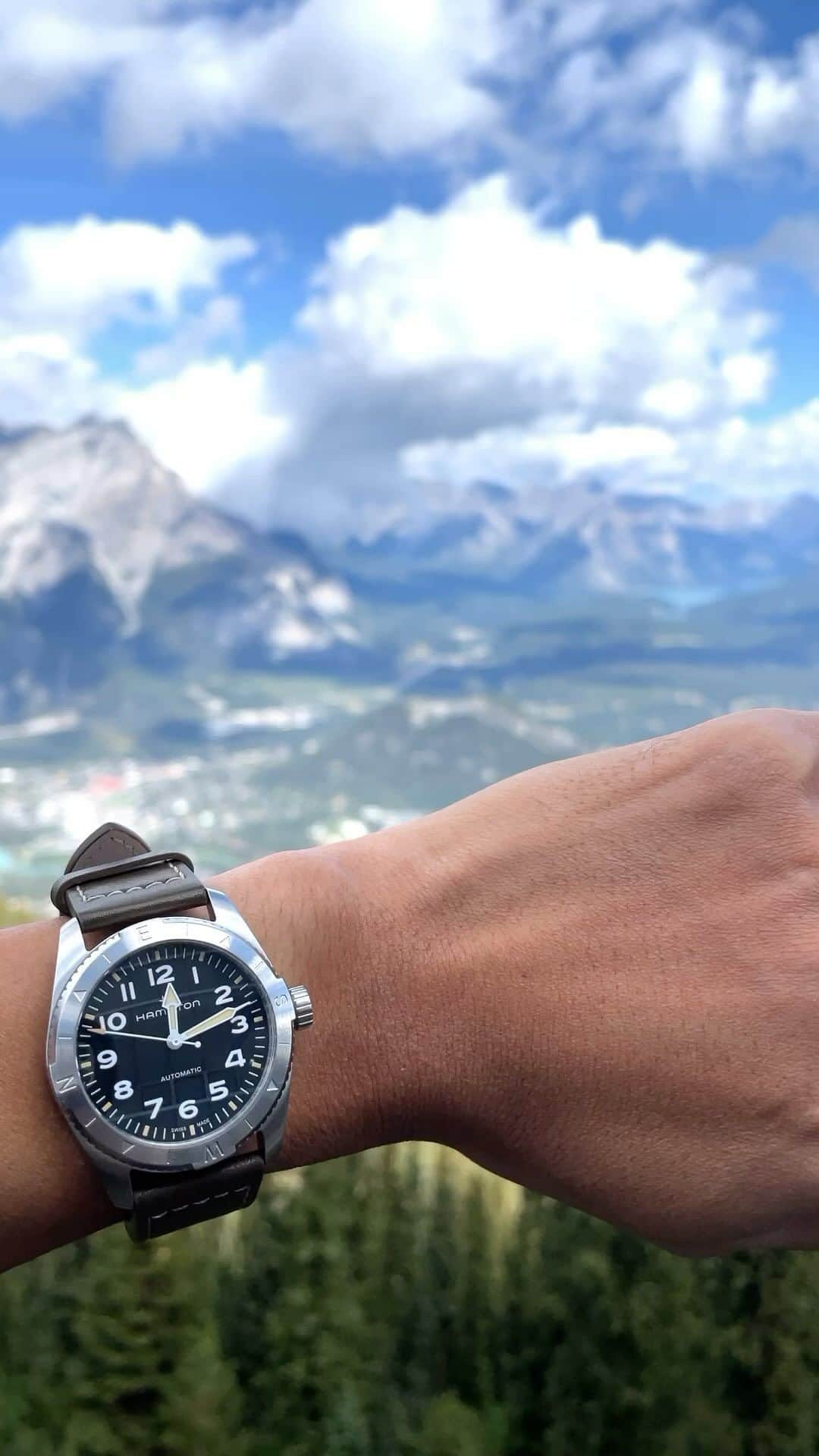 ビートないとーのインスタグラム：「#hamiltonwatch  #stepoutside  #khakifieldexpedition  #hamiltonfamily  #ハミルトン  @hamiltonwatch」