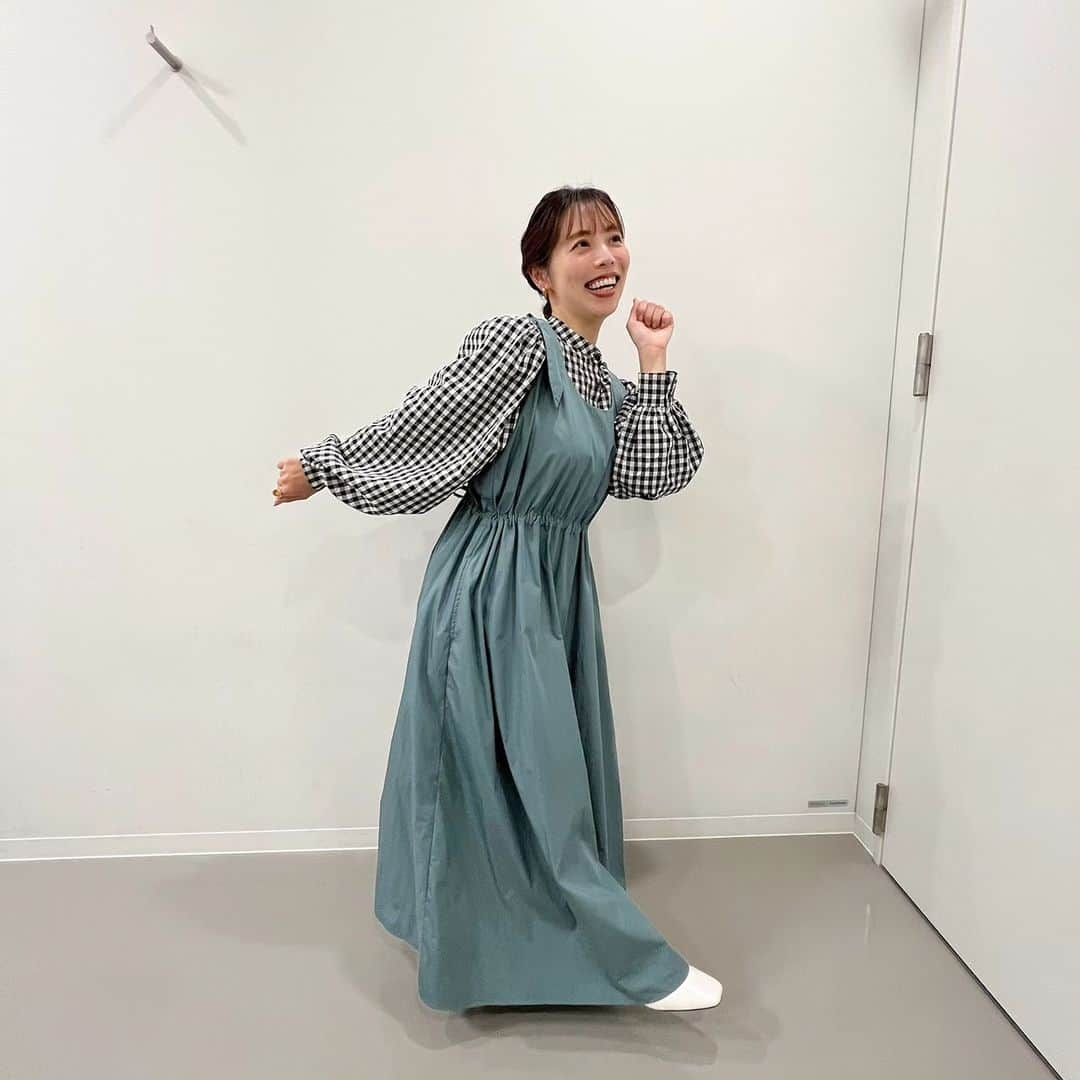 和泉杏さんのインスタグラム写真 - (和泉杏Instagram)「先日の衣装が可愛すぎたのでお知らせします🥰  アクセサリーのアップはまた別で載せます♡  きれいな衣装が多い中、これはとっっても可愛くてちょっとメルヘンな気持ち（？）になりました♡  👗ブラウス  merlot @merlotcamp 👗ワンピース OPULENCE @opulence_tokyo 💍アクセサリー  muku @muku__official___ 👠サンダル  NEUNA @neuna_official  #女神のマルシェ #ハルカラ和泉」9月24日 15時00分 - izumikyou