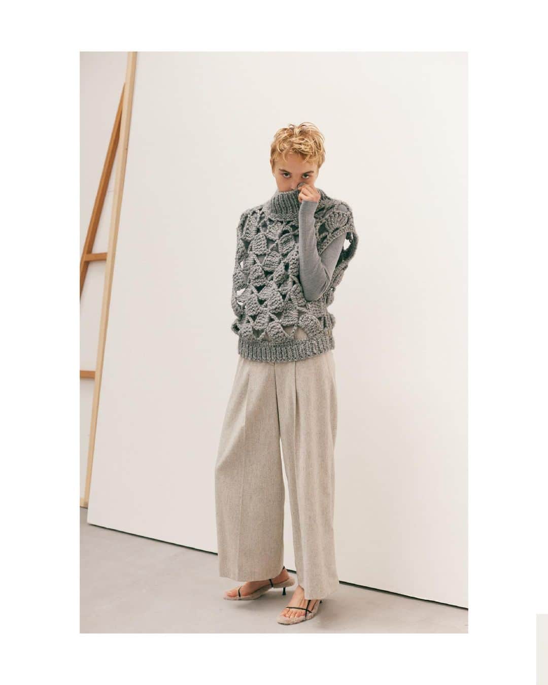TOMORROWLAND_Womensさんのインスタグラム写真 - (TOMORROWLAND_WomensInstagram)「. ⁡ ⁡ THE ESSENTIALS Fall & Winter Collection 2023  KNIT：MACPHEE 12023402112 ¥35,200(tax in)  PANTS：Ballsey ¥23,100(tax in) 10月上旬入荷予定  #tomorrowland_jp #tomorrowland_womens #トゥモローランド」9月24日 15時13分 - tomorrowland_womens