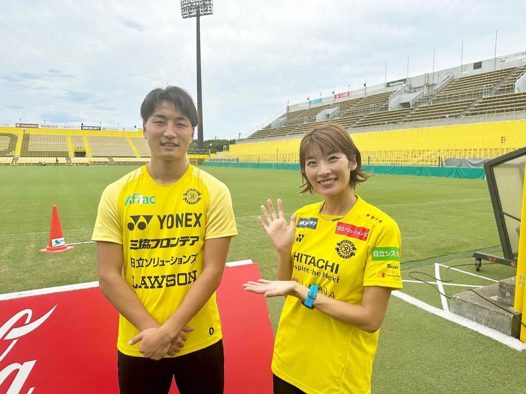 西谷綾子のインスタグラム：「🟡⚫️ 本日19時〜チバテレ⚽️ 柏レイソル応援番組 「ライジングレイソル」  インタビューは土屋 巧選手☺️  佐藤大さんの解説で3試合振り返ります✍️ 今月はプレゼント🎁盛り沢山！ 番組の最後に嬉しいお知らせもあります🥰  お楽しみに〜💛」