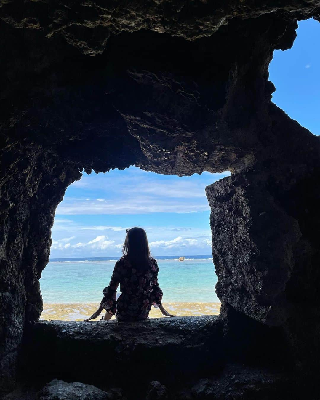 にゃんさんゴルフのインスタグラム：「恩納村真栄田⛱️ ザネー浜🏝️ beach51🐬  ちょうど人も少なくて天気も良かった🧡  #沖縄旅行#沖縄観光#沖縄海#恩納村#真栄田#ザネー浜#うみ #沖縄絶景#沖縄絶景スポット  #beach51#okinawa」