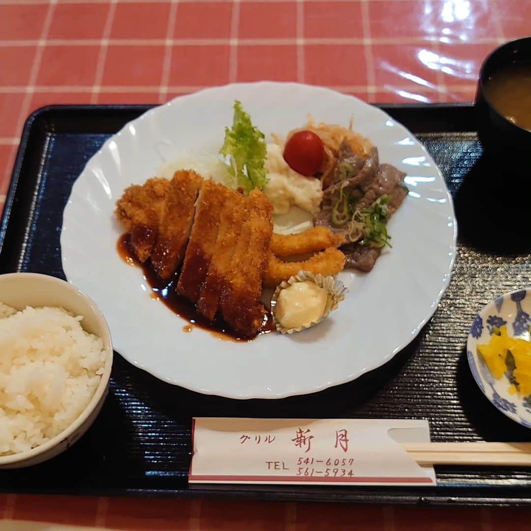 長塚全のインスタグラム：「京都飯。高台寺近くね昔からあるであろう洋食屋グリル新月で特別ランチ。」