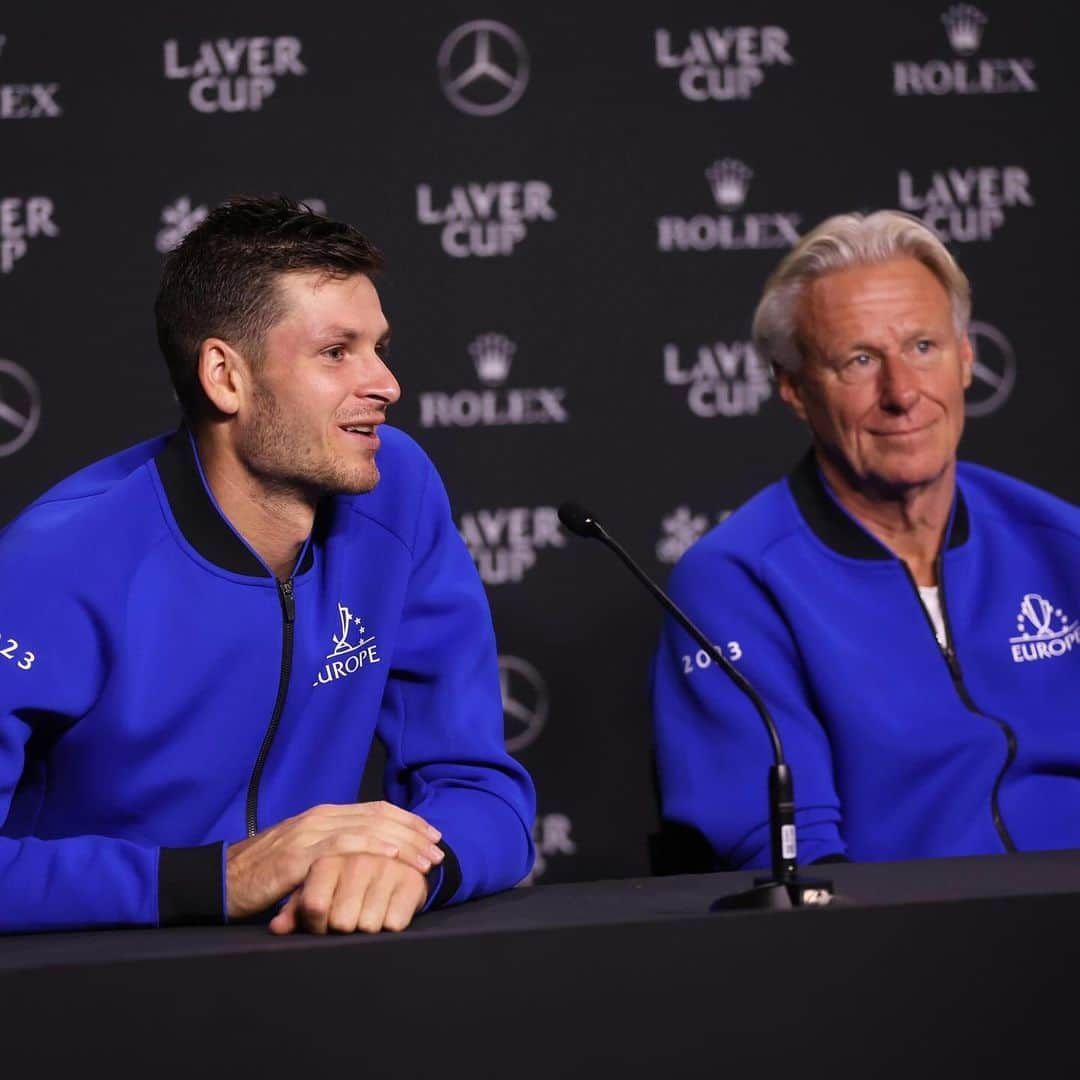 フベルト・フルカチュさんのインスタグラム写真 - (フベルト・フルカチュInstagram)「Day 2 🟦 Let’s go tomorrow🔥💪🟦 #LaverCup   📸: Clive Brunskill/Matthew Stockman/Laver Cup」9月24日 15時58分 - hubihurkacz