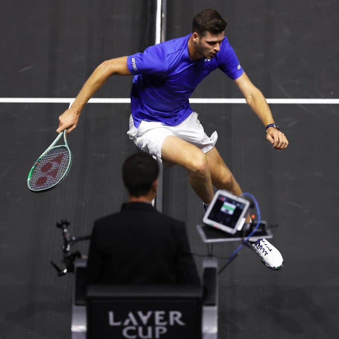 フベルト・フルカチュさんのインスタグラム写真 - (フベルト・フルカチュInstagram)「Day 2 🟦 Let’s go tomorrow🔥💪🟦 #LaverCup   📸: Clive Brunskill/Matthew Stockman/Laver Cup」9月24日 15時58分 - hubihurkacz