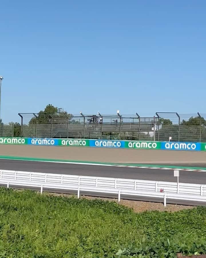 空山基のインスタグラム：「@lewishamilton 🫶」