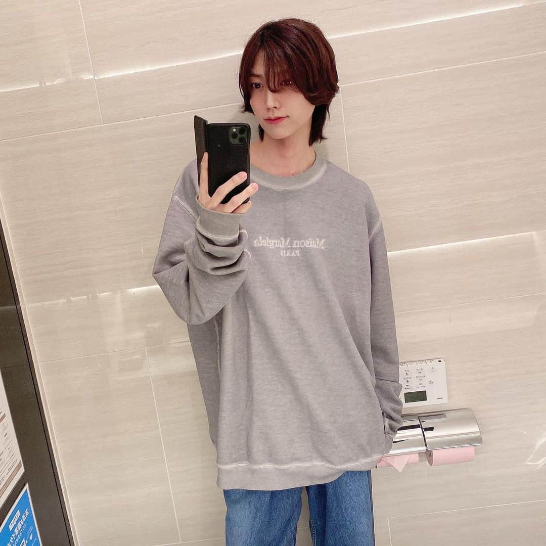 流川楓のインスタグラム：「トレーナーすこ👕 #maisonmargiela #johnlawrencesullivan #slamdunk」