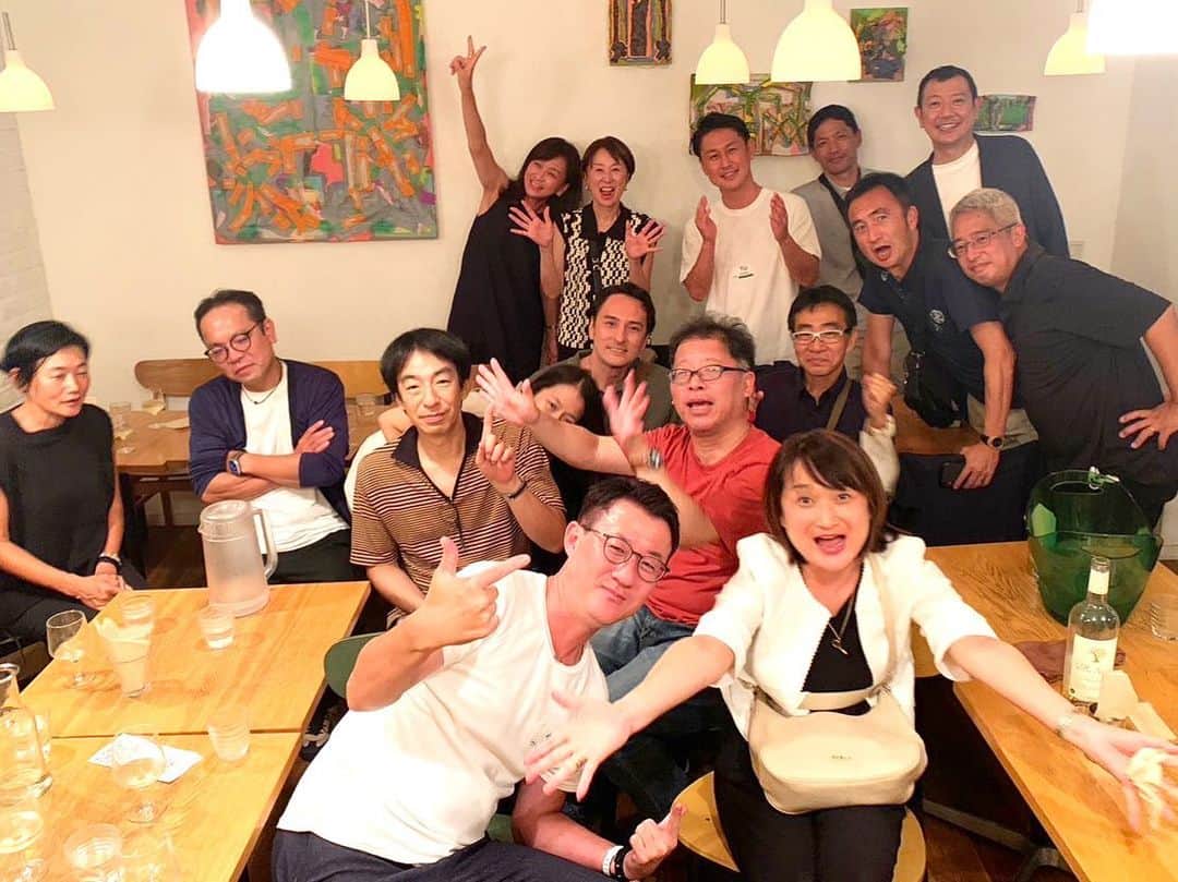 下山英哉さんのインスタグラム写真 - (下山英哉Instagram)「大学時代の同期や 先輩後輩に再会☺️  70歳台から現役まで およそ150人が集合^_^  人生の大切なことを 教えてもらった時間を 振り返り…改めて感謝^_^  #同窓会 #感謝 #ギリシャ語で自由って #結局4次会まで #国内外で活躍  #aoyamagakuinuniversity」9月24日 16時57分 - shimoyama.hideya