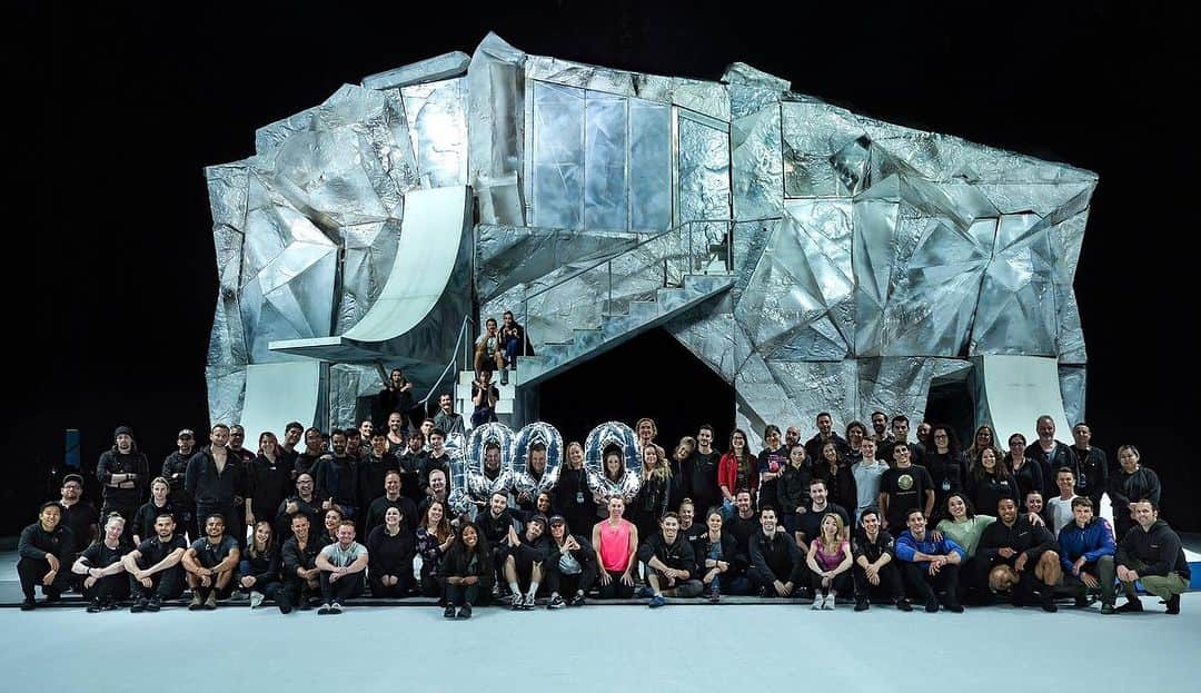 レオ・ルカ・スフォルツァさんのインスタグラム写真 - (レオ・ルカ・スフォルツァInstagram)「Last show in Australia marks the 1000th show of crystal …#crystal #crystalcirquedusoleil #cirquedusoleil」9月24日 16時59分 - leolucasforza