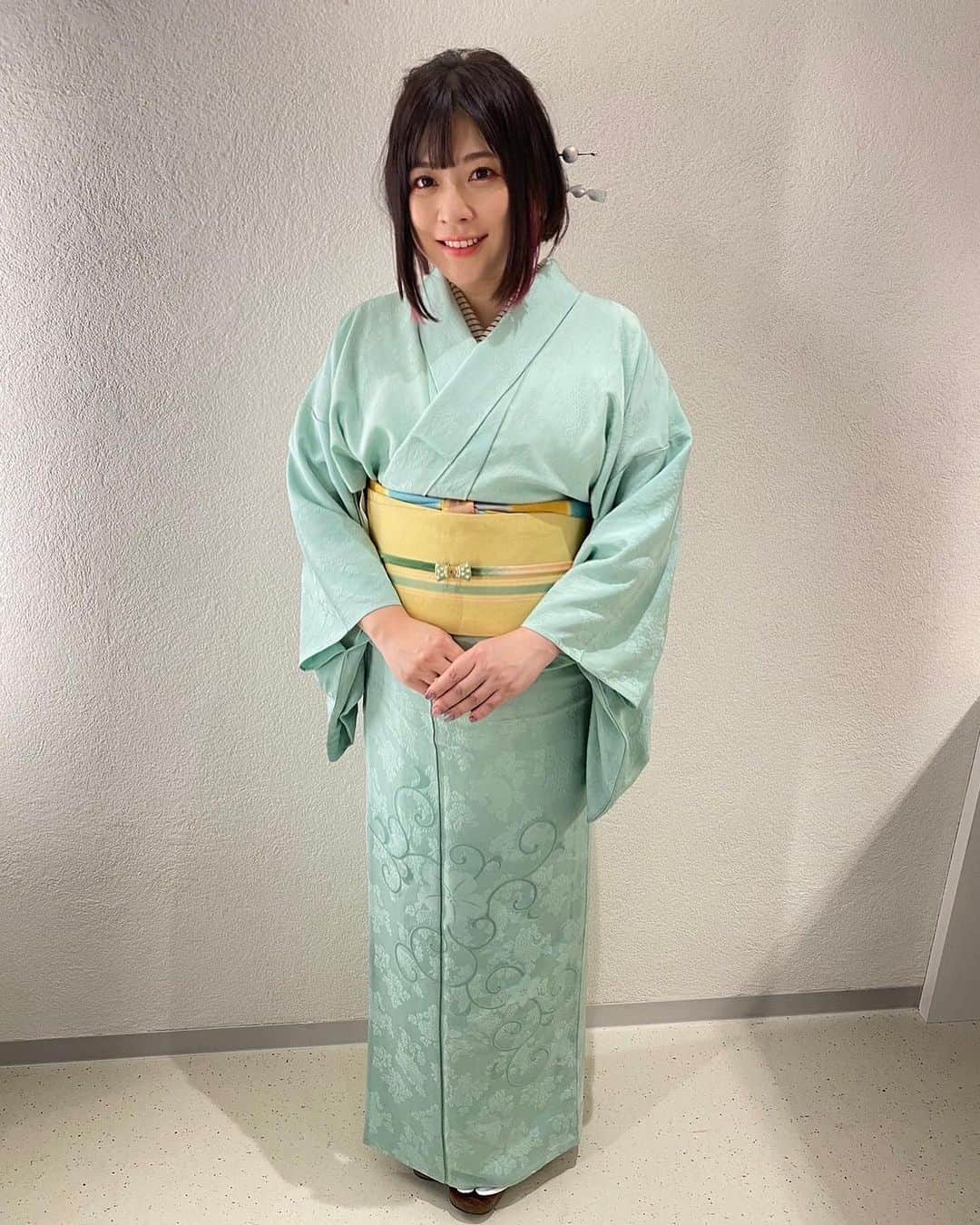 鈴華ゆう子さんのインスタグラム写真 - (鈴華ゆう子Instagram)「本日はミントグリーンのお着物でした。トーク中心に水戸市長と対談をさせていただいたり、詩吟や和歌を披露いたしました。ありがとうございました。 ロビーでお会いした皆様もありがとうございます。  #鈴華ゆう子 #水戸 #千人きもの #kimono #yukosuzuhana #詩吟  #shigin @senninkimono_mito」9月24日 17時00分 - yuko.suzuhana