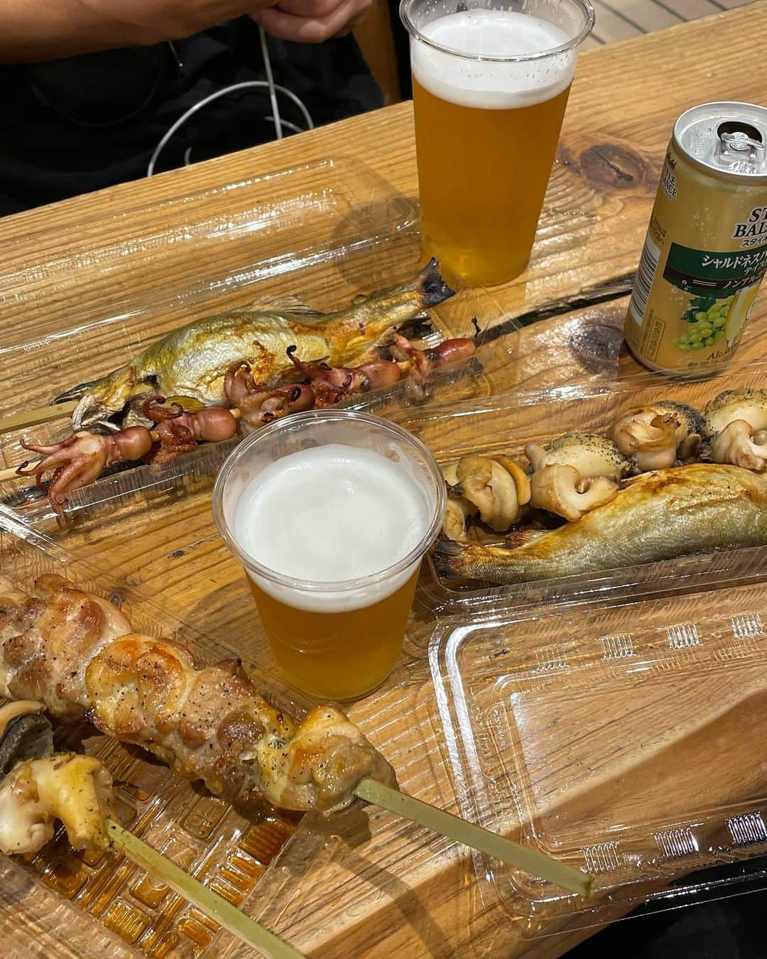 坪井ミサトさんのインスタグラム写真 - (坪井ミサトInstagram)「初スパルタンレース ビースト21km無事完走しました💪🏽🔥🥹  ずっと避けてきた過酷レース。 勢いで日本のスパルタンレースで1番厳しい ガーラ湯沢を選んでしまい スタートまでビビってました🤫笑  当日は雨降ってて激寒。 足元はぐちゃぐちゃで オブスターは滑る滑る。笑  急すぎる傾斜を登ったと思ったら そこを降らされるドSコースに 何度も心折れそうになりましたが 一緒に走ってくれた @anna97114  @saachi_10  のおかげで楽しく走り切ることができました☺️💗  オブスター強すぎるあんなさんと オブスターでは笑を与え、 ランではみんなを引っ張ってくれるさーたん。 2人には本当に感謝です🥰  途中で私は何してるんやろー？って 思ったけど 終わったら達成感で満ち溢れていました😌笑  みなさま ありがとうございました🫶  動画はリールでまた載せます✌️  #スパルタンレース #spartanrace #ガーラ湯沢  #新潟 #初スパルタンレース #メンタル勝負 #fitness #workout #sport」9月24日 17時18分 - misato1030