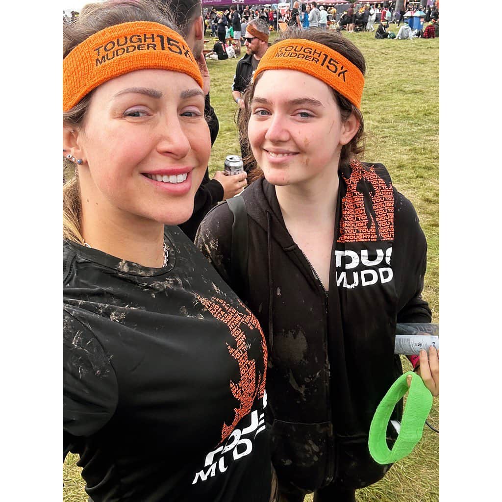 トレーシー・キスさんのインスタグラム写真 - (トレーシー・キスInstagram)「Swipe to see my daughter 👉🏻 Who else has smashed @toughmudder this year? 🤎   Use code "TRYATOUGHMUDDER24" for 20% off of all events in 2024 🔥   What an epic event the London South 15km closing weekend was! I actually just realised this is my third tough mudder - I forget to add them on each time! This was also the first event that I took my 15yr old daughter Millisent to which was such an incredible experience for us both as I got to be a Tough Mother too.   I knew that if I told her there were 5km, 10km and 15km courses available, she'd probably pick the 10km for a happy medium and not push herself to her limits, so removing all self-doubt for her, we hit the 15km and she loved it!  What an amazing sense of achievement and so heart warming as a mother to see my warrior princess stepping out of her comfort zone with water obstacles and crossing streams like a boss.   I'd also like to say a huge thank you to the insanely motivating energy and organisation from the staff, the guys who dressed as a bride and bumble bee in our wave and everyone who gave me a hand, foot up, pat on the back and ran as a human wall through the electric shocks - such epic camaraderie that still has me smiling!   I hope that in sharing our experience here -with so many pictures, videos and a blog still to come- it will inspire you to reach for the stars, step out of your comfort zone and try something new with your friends, family, work colleagues, partner, children or on your own to get to know such fantastic like-minded mudders and make friends for a lifetime! If we can do it, YOU CAN DEFINITELY DO IT! I'll meet you all in the mud in 2024 🔥   #toughmudder #toughmudder2023 #toughmudder202315k #mudders #toughmudderlondonsouth #toughmother #motheranddaughter」9月24日 17時18分 - tracykissdotcom