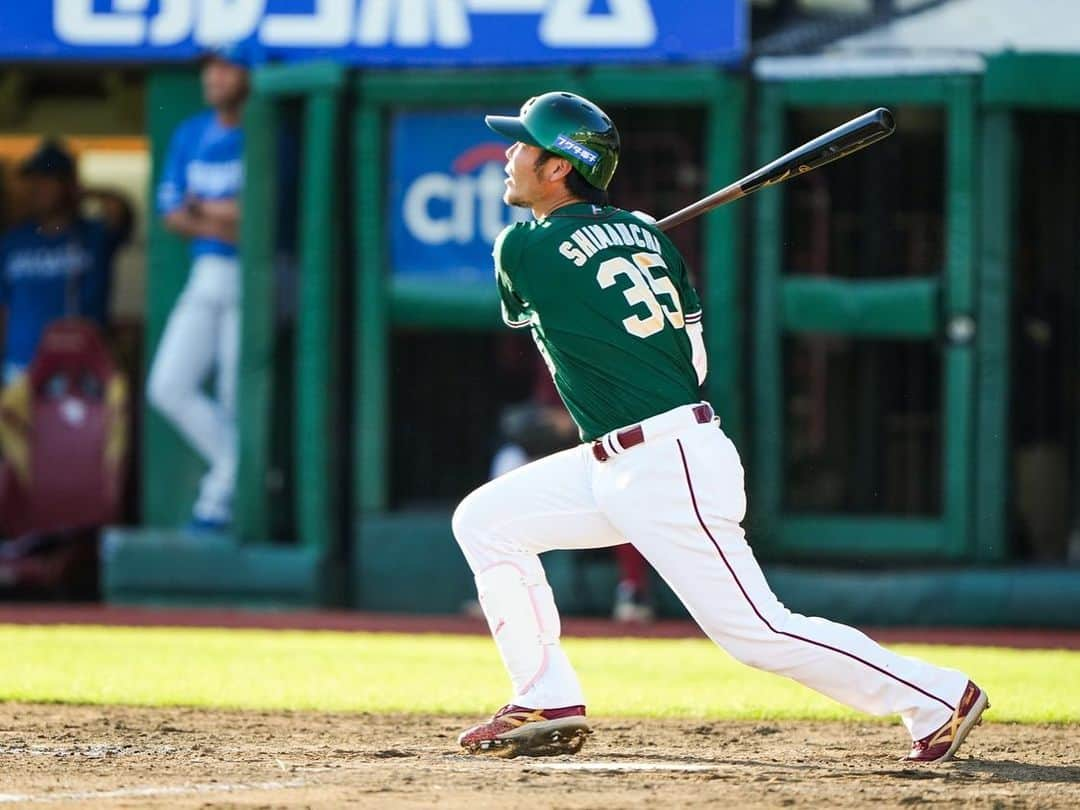 東北楽天ゴールデンイーグルスさんのインスタグラム写真 - (東北楽天ゴールデンイーグルスInstagram)「⚾️  ⚾️E 3x-1 F⚾️  9回に島内選手が7号サヨナラ2ランを放ち劇的勝利🎉🎉🎉 先発の荘司選手は7回102球3安打1失点4奪三振の好投✨✨ さらに8回は渡辺翔太選手、9回は松井裕樹選手が無失点に‼️ 勝ち投手は松井裕樹選手で2勝目⭐️⭐️ 打線では7回に浅村選手が同点タイムリー2ベース🔥🔥 そして小深田選手が1安打2得点1盗塁の活躍👍🏼  #鷲が掴む #rakuteneagles #EAGLESEARTHGREEN #島内宏明  #松井裕樹 #荘司康誠  #渡辺翔太 #浅村栄斗 #小深田大翔」9月24日 17時23分 - rakuten_eagles