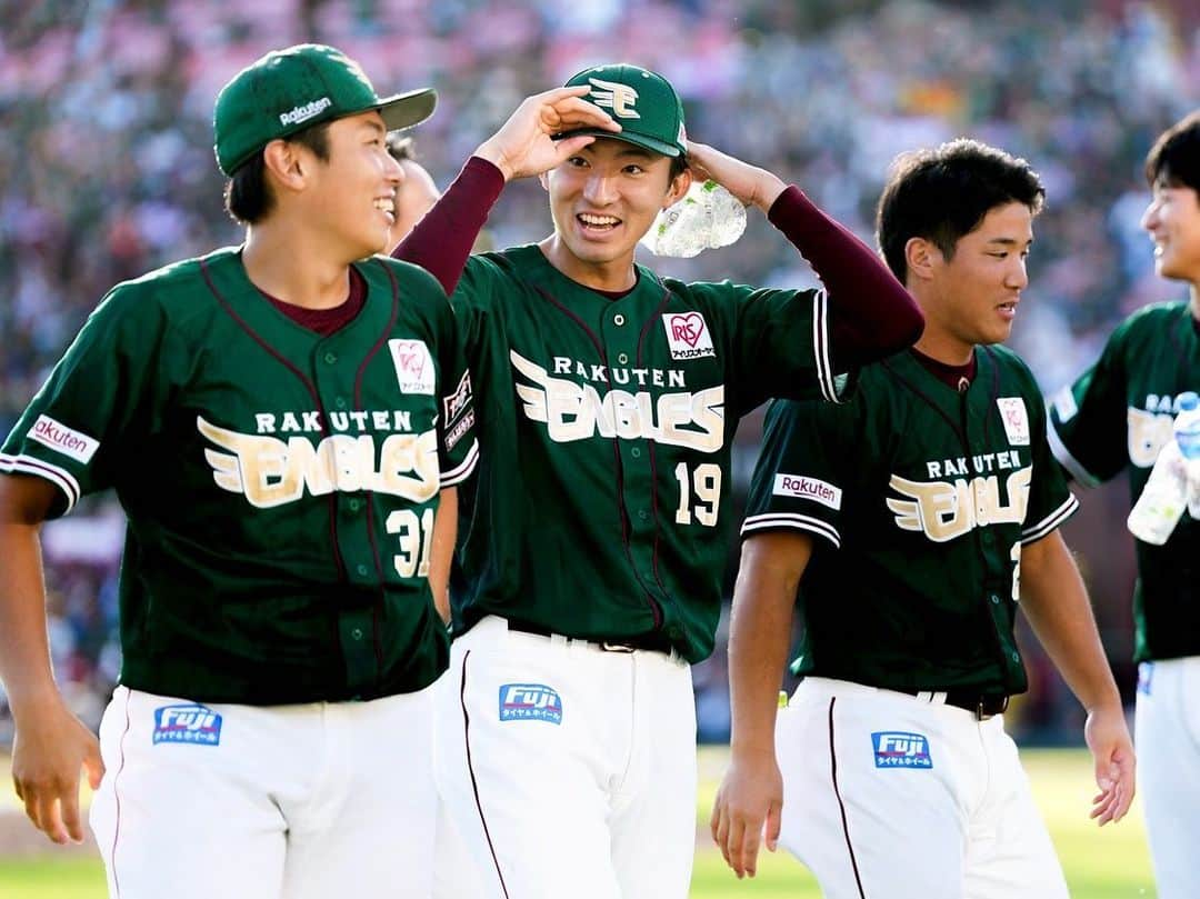 東北楽天ゴールデンイーグルスさんのインスタグラム写真 - (東北楽天ゴールデンイーグルスInstagram)「⚾️  ⚾️E 3x-1 F⚾️  9回に島内選手が7号サヨナラ2ランを放ち劇的勝利🎉🎉🎉 先発の荘司選手は7回102球3安打1失点4奪三振の好投✨✨ さらに8回は渡辺翔太選手、9回は松井裕樹選手が無失点に‼️ 勝ち投手は松井裕樹選手で2勝目⭐️⭐️ 打線では7回に浅村選手が同点タイムリー2ベース🔥🔥 そして小深田選手が1安打2得点1盗塁の活躍👍🏼  #鷲が掴む #rakuteneagles #EAGLESEARTHGREEN #島内宏明  #松井裕樹 #荘司康誠  #渡辺翔太 #浅村栄斗 #小深田大翔」9月24日 17時23分 - rakuten_eagles