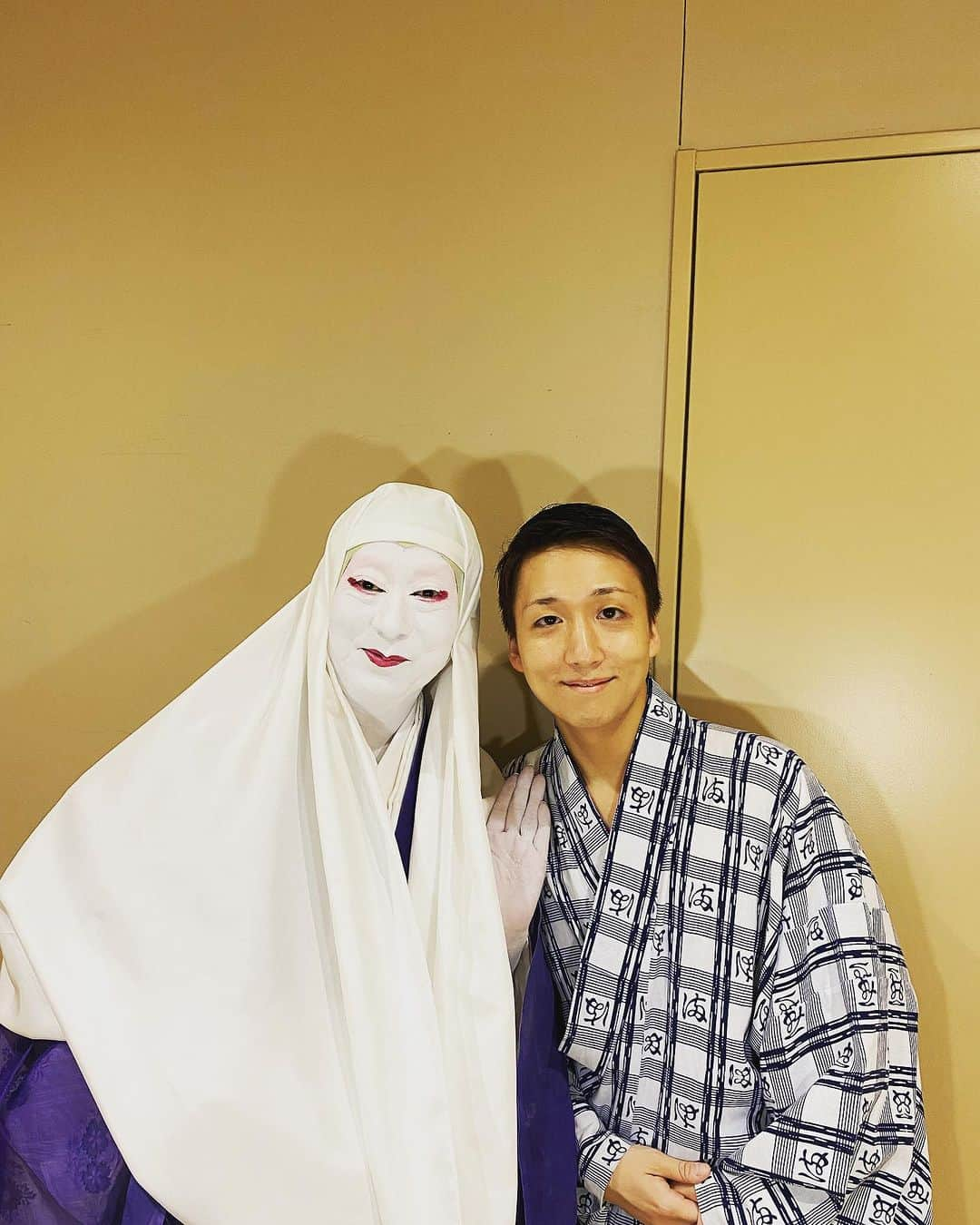 中村米吉さんのインスタグラム写真 - (中村米吉Instagram)「『二世中村吉右衛門三回忌追善』 ［祗園祭礼信仰記］ 雪姫・中村米吉ちゃん､わし (慶寿院尼) 今は［土蜘］の巫子榊。 １０月は『妹背山婦女庭訓』の入鹿妹橘姫､頑張ってください✌️  https://www.ntj.jac.go.jp/sp/schedule/kokuritsu_l/2023/51010.html #歌舞伎座　#秀山祭九月大歌舞伎　#中村米吉　#中村福助  #二世中村吉右衛門三回忌追善  #国立劇場　#拡散希望rtおねがいします」9月24日 17時36分 - yonekichi.rice_lucky