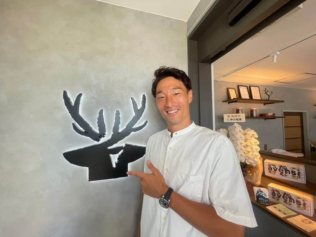 田上大地さんのインスタグラム写真 - (田上大地Instagram)「今日からオープンした @deercrosscoffee  にお邪魔してきました。  コーヒーと米粉のチーズケーキが美味しかったです🙆‍♂️  グルテンフリーのスイーツが置いてある事が僕からしたら嬉しいです🍰笑  店内もとてもおしゃれで過ごしやすい空間でした！  これから沢山通います☕️  笹口にあるので、皆さんもぜひ👍  #新潟市 #新潟カフェ #グルテンフリースイーツ  #deercrosscoffee」9月24日 17時29分 - t_daichi5