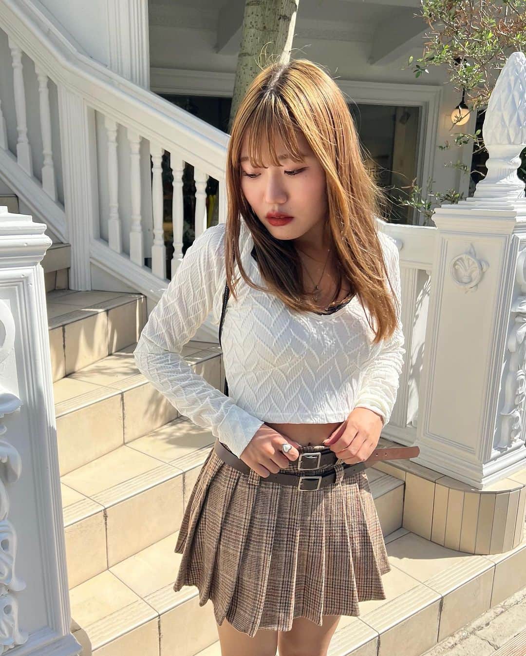 NADIAのインスタグラム：「🤎🦢new in 🦢🤎  ○Bolero,camisole set tops color:white,brown,black ¥6,990(tax in)  ○W belt pleats skirt color:checkbrown,black size:S,M ¥5,190(tax in)  ○Butterfly stitch bag ¥5,590(tax in)  その他アイテムもNadiaのものになります。皆様のご来店心よりお待ちしております🎀  #nadia#harajuku#tokyo  #fashion#autumn」