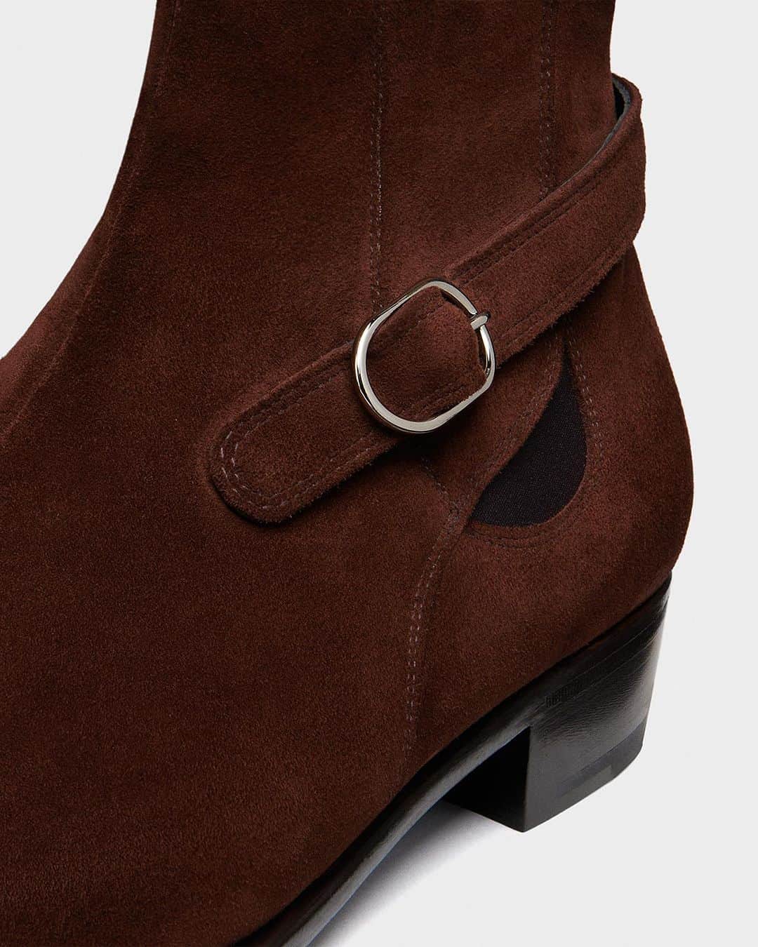 ジョンロブさんのインスタグラム写真 - (ジョンロブInstagram)「Masons, a new take on the Jodhpur boot, easy to slip-on thanks to its concealed elastic band and featuring a reverse strap with the house’s new signature oval buckle.  . #johnlobb」9月24日 17時51分 - johnlobb