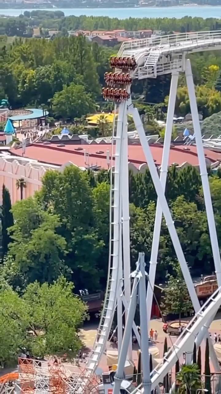 Live To Exploreのインスタグラム：「Discovering Gardaland Park where the magic comes alive! ✨  💡Gardaland Park is a theme park located in Castelnuovo del Garda, Verona, in the Veneto region of northeastern Italy. It is the most popular theme park in Italy, and one of the most popular in Europe.  Sharing is caring! Spread the travel inspiration by sharing this post with your fellow explorers! 😍  🎥 : @gardalandmagic  📍: @gardalandmagic , Italy  #gardalandpark #gardalandmagichotel #italyadventures #themeparksitalia #italythemepark」