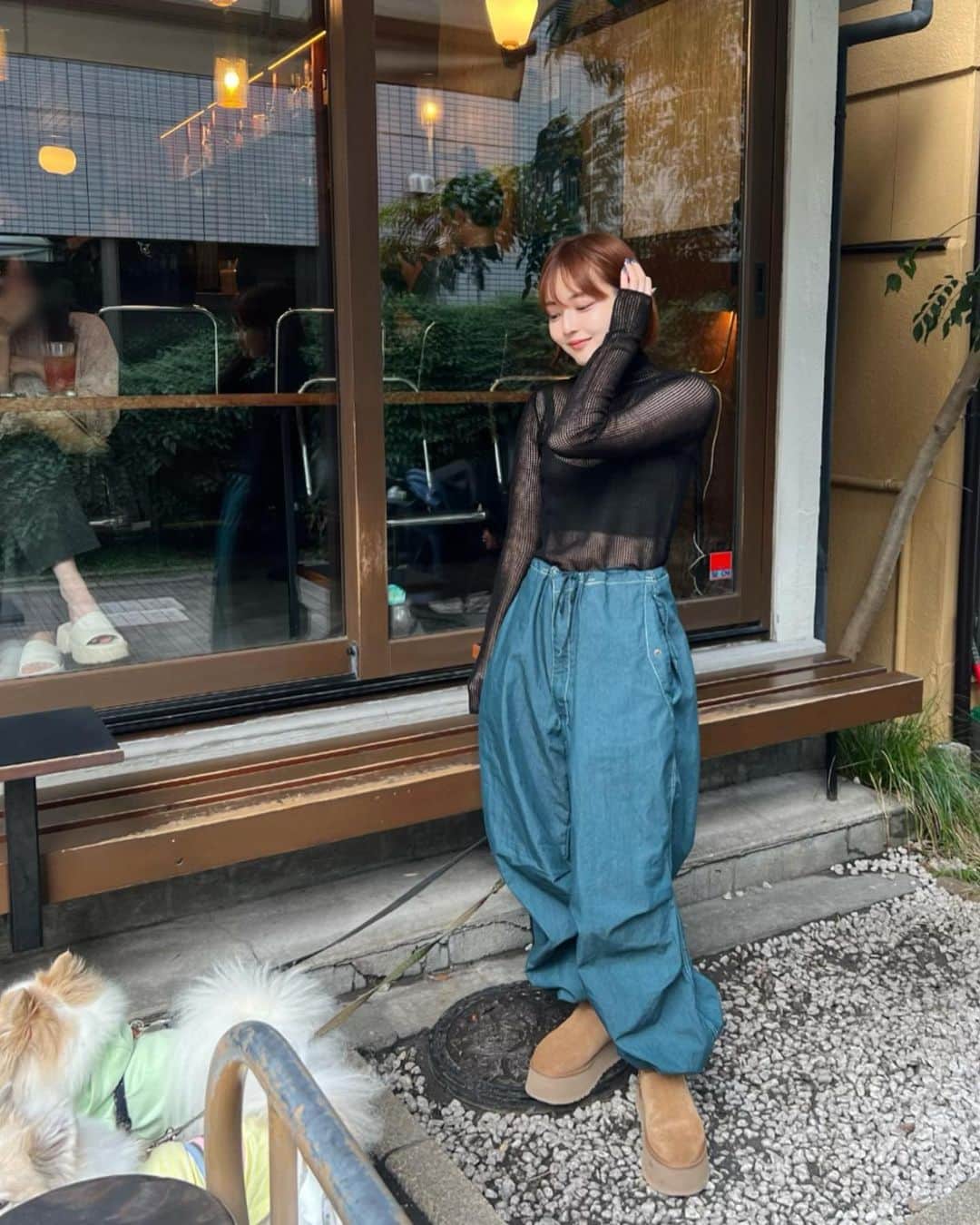 山崎江莉さんのインスタグラム写真 - (山崎江莉Instagram)「UGG🌎  履きたいな〜まだ早いかな〜と思いつつ涼しかったので下ろしたboots👢  あったかくて軽くて、フォルムが愛らしい、、今年の秋冬はたくさんお世話になろう🍂　　　　　　　　　　　　　　　　　　　　　　　　　　　　　　■キャンペーン応募方法  1 . UGG JAPAN公式Instagramアカウント、  またはTikTokのアカウントをフォロー    2.秋冬にぴったりなUGGの商品写真や、 UGGアイテムを使った秋冬コーデの紹介画像や動画などを撮って、2つのハッシュタグ「#UggSeason」「#UGGシーズン」 をつけてInstagramのフィードまたはリール、TikTokで投稿 !    ■対象商品：秋冬コーデに合うUGGのアイテム    ■期間：9月23日(土) ~ 10月31日 (火)    ■賞品：抽選で合計10名様に UGGの小物やアパレルアイテム、2名様に高橋文哉さんメッセージ入りポラロイドをプレゼント !    #UggSeason #UGGシーズン #uggpartner」9月24日 18時08分 - o10913