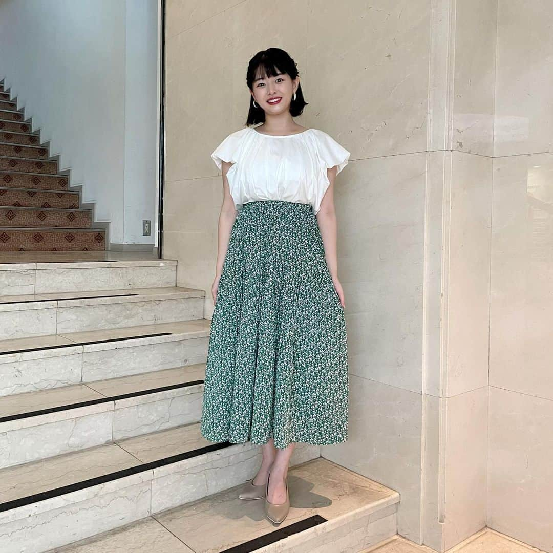 角田奈緒子さんのインスタグラム写真 - (角田奈緒子Instagram)「👗 モニフラ衣装 そろそろ長袖の出番かな🍁  #モニフラ #番組衣装  #アナウンサー衣装  #気象予報士 #気象キャスター  #低身長コーデ #150cm #151cm #152cm」9月24日 18時09分 - naokoon1122