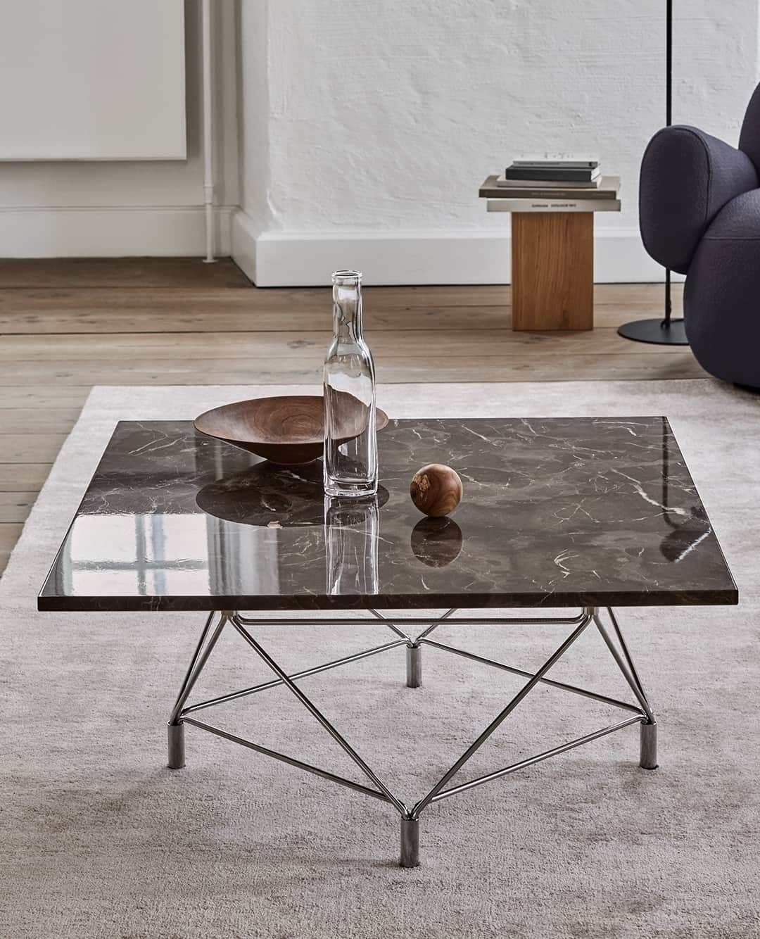 eilersenのインスタグラム：「The Spider coffee table with a brown marble tabletop full of stunning details.⁠ ⁠ Table: Spider square with brown marble 80x80 cm⁠ Designer: Andreas Hansen⁠ ⁠ ⁠ ⁠ ⁠ ⁠ #eilersen #eilersenfurniture #myeilersen #enjoyaneilersen #Spider #jensjuuleilersen e #homedecor #sofa #danishdesign #inredning #finahem #interiorlovers #interiordesign #modernliving #minimalism #nordiskehjem #nordicinspiration #nordicliving #craftsmanship #boligindretning #designinterior #livingroominspo #boliginspiration  #hemindredning #schönerwohnen #nordicminimalism #designinspiration #throughgenerations」