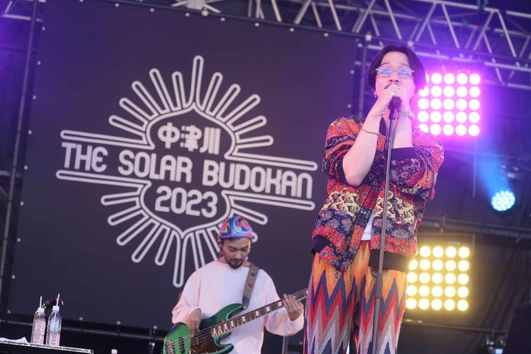 Nulbarichさんのインスタグラム写真 - (NulbarichInstagram)「2023.09.24(Sun) 中津川 THE SOLAR BUDOKAN 2023  #nulbarich #ナルバリッチ #中津川ソーラー #live @nulbarich_official  @the_solar_budokan  @mrjeremyquartus  @yamazakitkr  @kent.aro_gram  @keitytaguchi  @kainyan  #今村慎太郎  Photo by：柴田恵理」9月24日 18時15分 - nulbarich_official