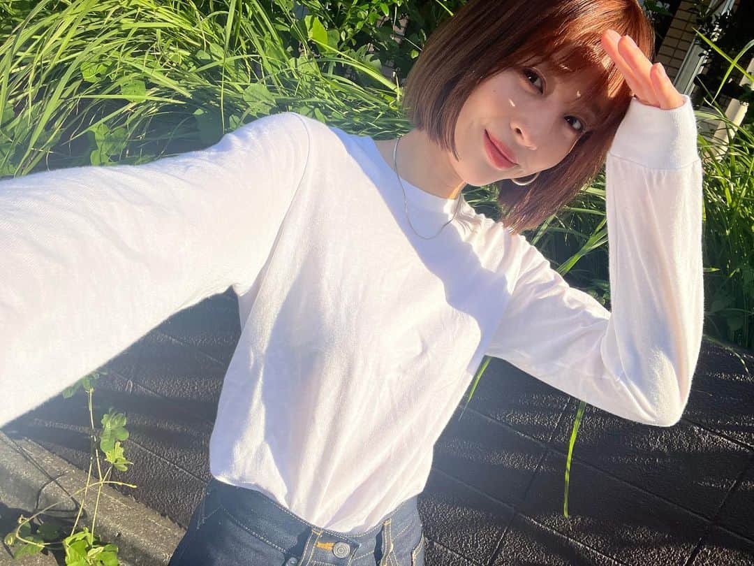 神部美咲のインスタグラム：「ロンT始めました🙇‍♀️  #一歩間違えれば少年コーデ #馬券ってこんなに当たらないものだったかな #負けが込んでます」