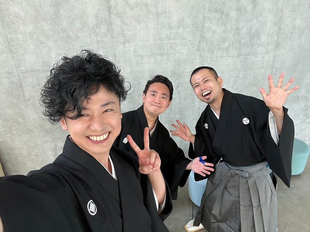 いぶくろ聖志さんのインスタグラム写真 - (いぶくろ聖志Instagram)「山形っ！ ありがとうございましたー✧*｡٩(ˊᗜˋ*)و✧*｡ 本日は黒の紋付''o(ﾟдﾟo)  気持ちも締まりますね(*´꒳`*)  山琴箏会35周年、おめでとうございますっ！！！」9月24日 18時18分 - b.smpl