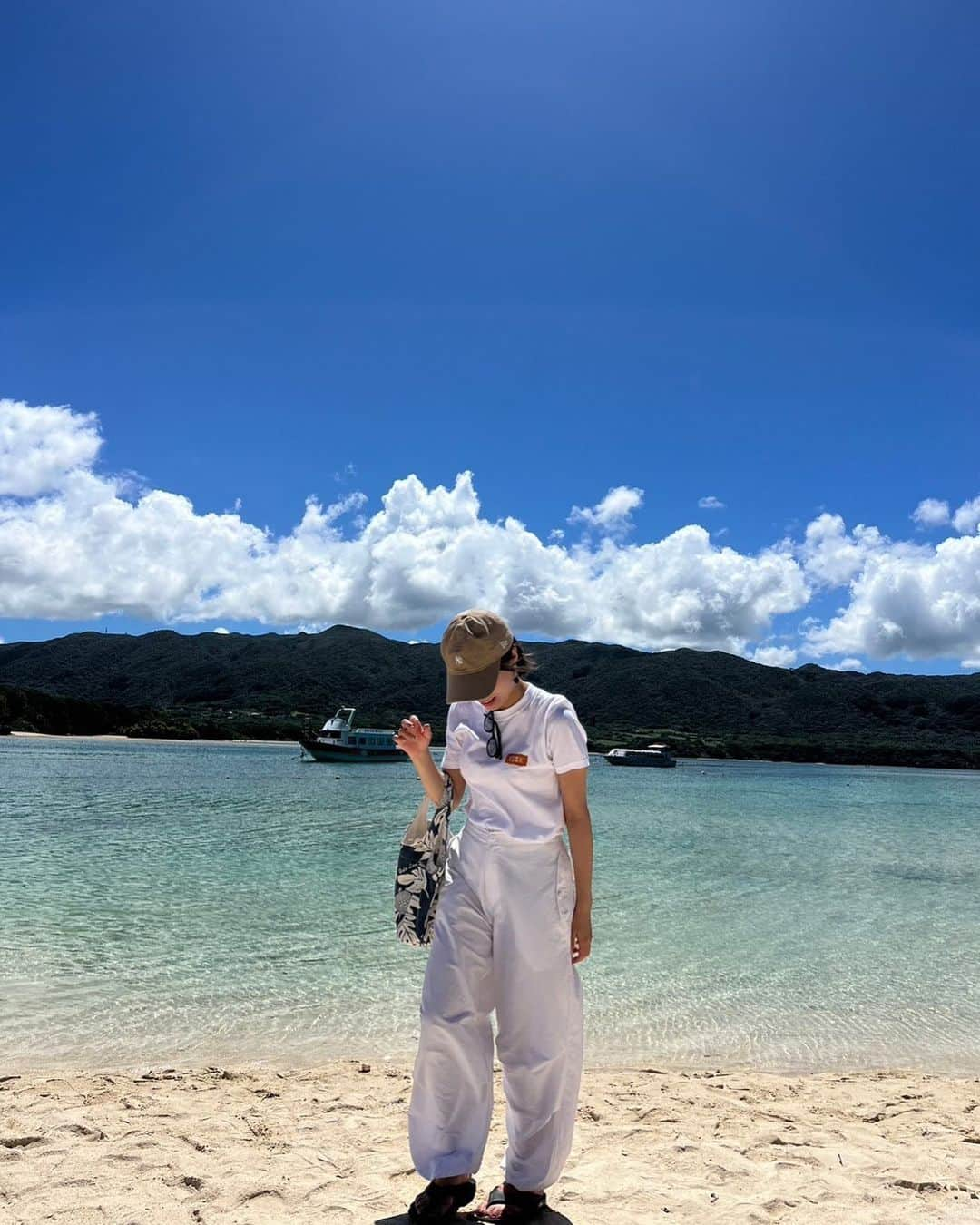 佐藤玲奈さんのインスタグラム写真 - (佐藤玲奈Instagram)「よき休日…✈️🌺 明日からNスタふくしま頑張ります！  ※アジア大会放送のため 明日から3日間は午後3時49分からの放送です※  #石垣島#休暇#海#ノンフィルター #Nスタふくしま#お仕事#アジア大会」9月24日 18時25分 - rena___sato