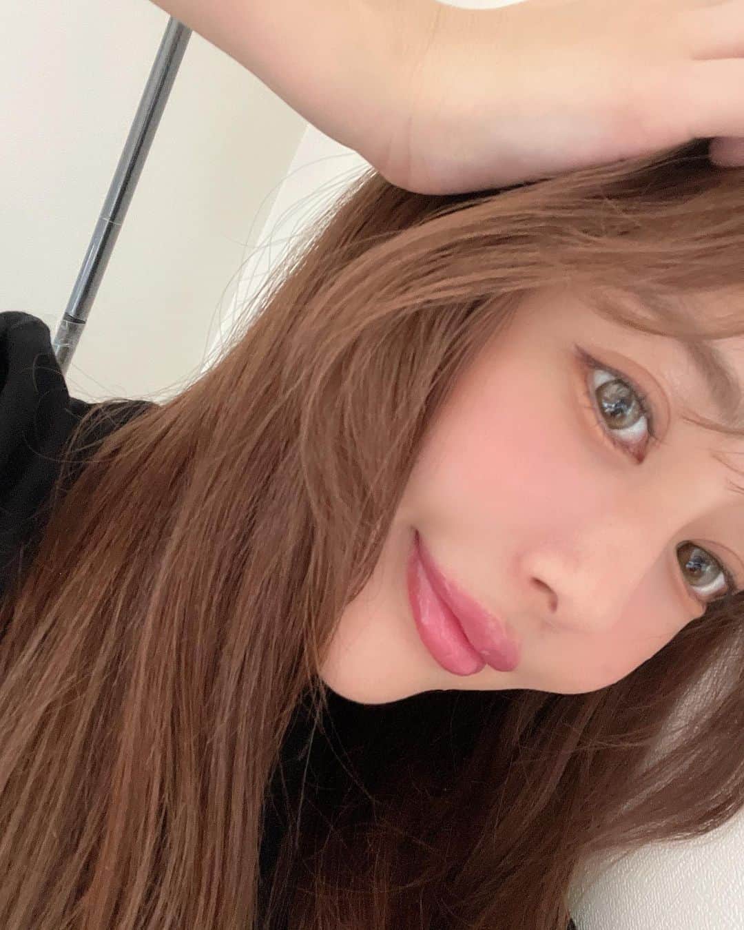 佐野友妃子さんのインスタグラム写真 - (佐野友妃子Instagram)「カラコンを変えてみた🐈‍⬛ どうですかぁぁ？🤍 @bambi_angelcolor  レモンヘーゼル🍋です♡  定期的にしてるお肌ケアは ポテンツァ,ケアシス,美白注射🍋💞 この組み合わせが好きだから毎月必ず欠かせない🤍‎ ̖́ @dr_akiyoshi_yamamoto  カンナム美容外科新宿院です🌱  そして人中ボト初めてやったんだけどめちゃくちゃ満足度高い🥹🥹 みんなこれはオススメです⸜❤︎⸝‍」9月24日 18時27分 - yukikosano1111