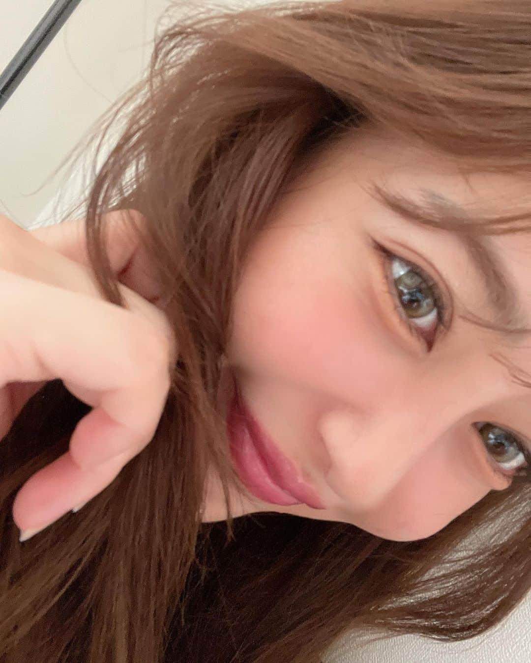 佐野友妃子さんのインスタグラム写真 - (佐野友妃子Instagram)「カラコンを変えてみた🐈‍⬛ どうですかぁぁ？🤍 @bambi_angelcolor  レモンヘーゼル🍋です♡  定期的にしてるお肌ケアは ポテンツァ,ケアシス,美白注射🍋💞 この組み合わせが好きだから毎月必ず欠かせない🤍‎ ̖́ @dr_akiyoshi_yamamoto  カンナム美容外科新宿院です🌱  そして人中ボト初めてやったんだけどめちゃくちゃ満足度高い🥹🥹 みんなこれはオススメです⸜❤︎⸝‍」9月24日 18時27分 - yukikosano1111