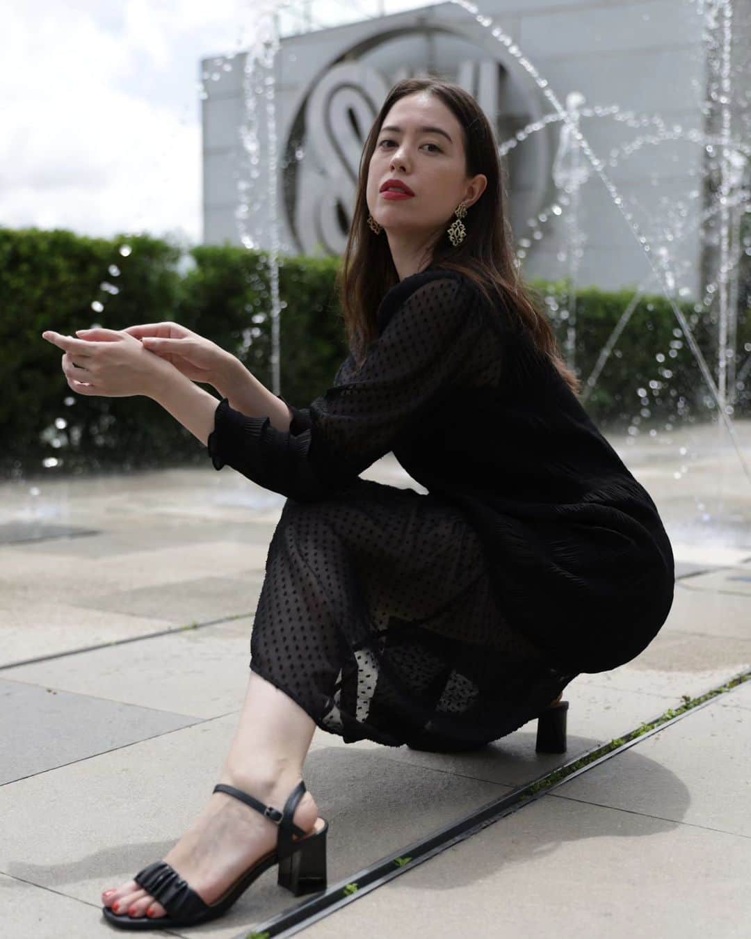 のインスタグラム：「One sunday morning🖤  📸 @lesterjonson ----- #作品撮り #testshooting #portrait #portraitphotography  #写真好きな人と繋がりたい #カメラ好きな人と繋がりたい #photoshoot #ハーフモデル  #撮影モデル #japanesemodel #manila #philippines #modelph #streetshoot」