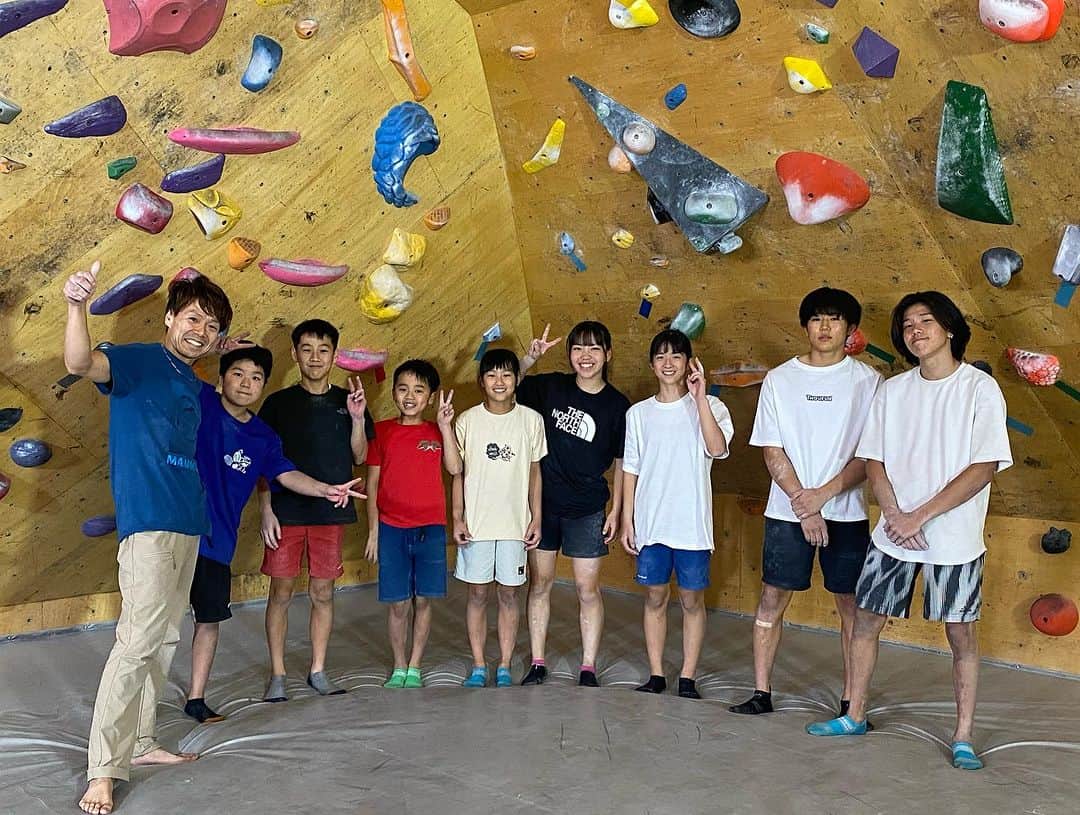 伊東秀和さんのインスタグラム写真 - (伊東秀和Instagram)「. 宮崎チーム 2日間のレッスン🔥久しぶりのレッスン、みんなお疲れ様でした。技術トレーニングも自主トレで積み重ねて頑張ってね😊👍 @raffinee_orientalbio  @mammut_japan  @a_climbing_jp  @camp1889outdoor  #climbing  #climbingtraining  #climbinglessons  #2回連続で  #九州 #宮崎  #ヒデスク #レッスン」9月24日 18時36分 - hide9a2019