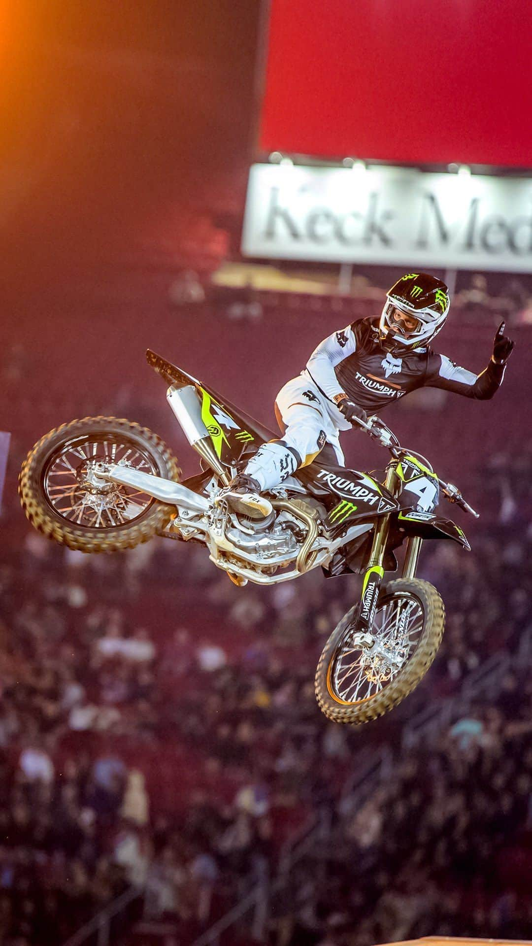 リッキー・カーマイケルのインスタグラム：「‘Six Time’ Stanton and the GOAT, Ricky Carmichael blaze into the Los Angeles Memorial Coliseum on Triumph’s new 250cc motocross bike - did you catch it? Make sure to tag your videos with @OfficialTriumphRacing.  Head to our stories to discover more. Full reveal coming on 28th November.   #ForTheRide #TriumphMotorcycles #TriumphRacing #SuperMotocross #Motocross」